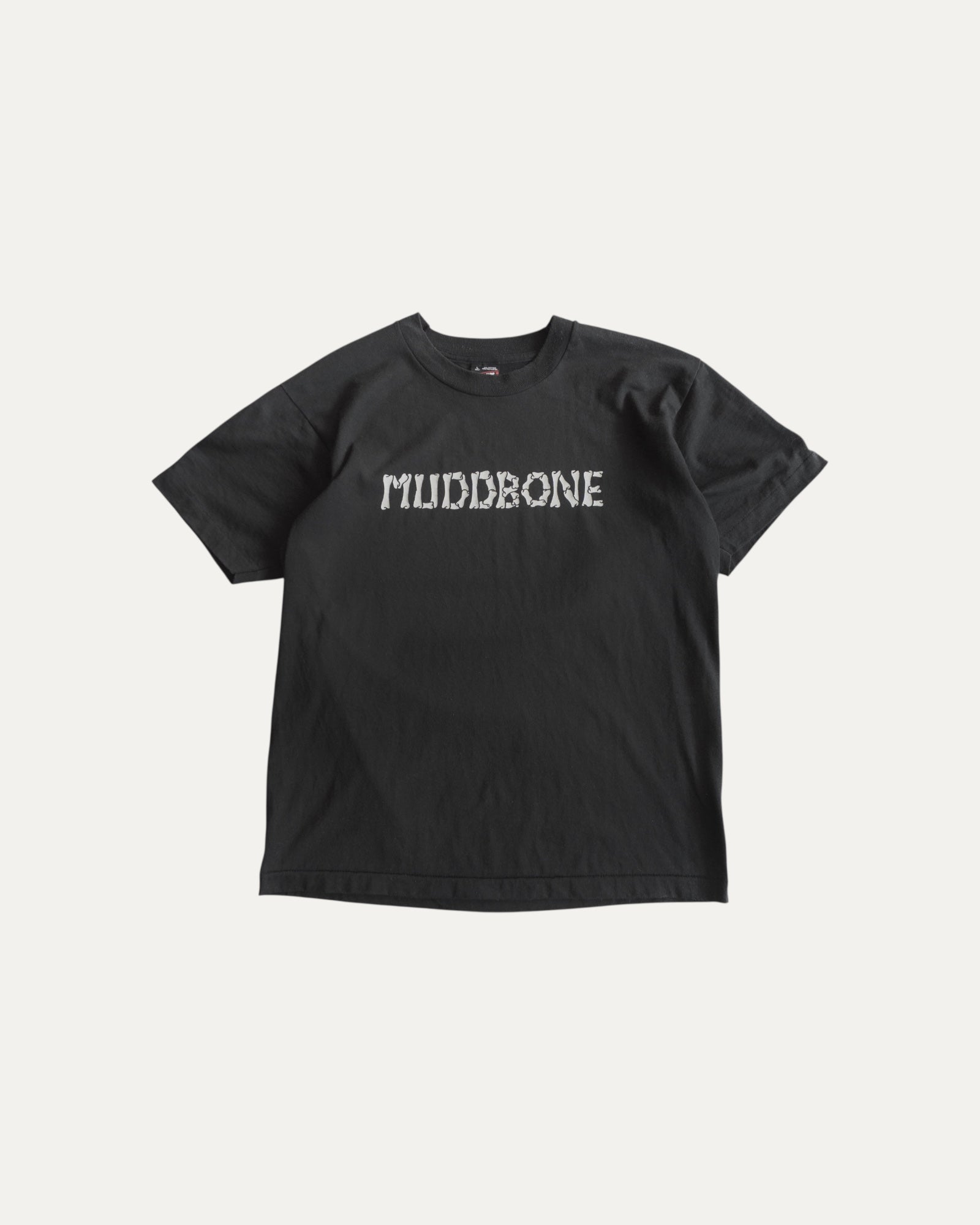 (M/L) 90’S VINTAGE MUDDBONE BAND TEE