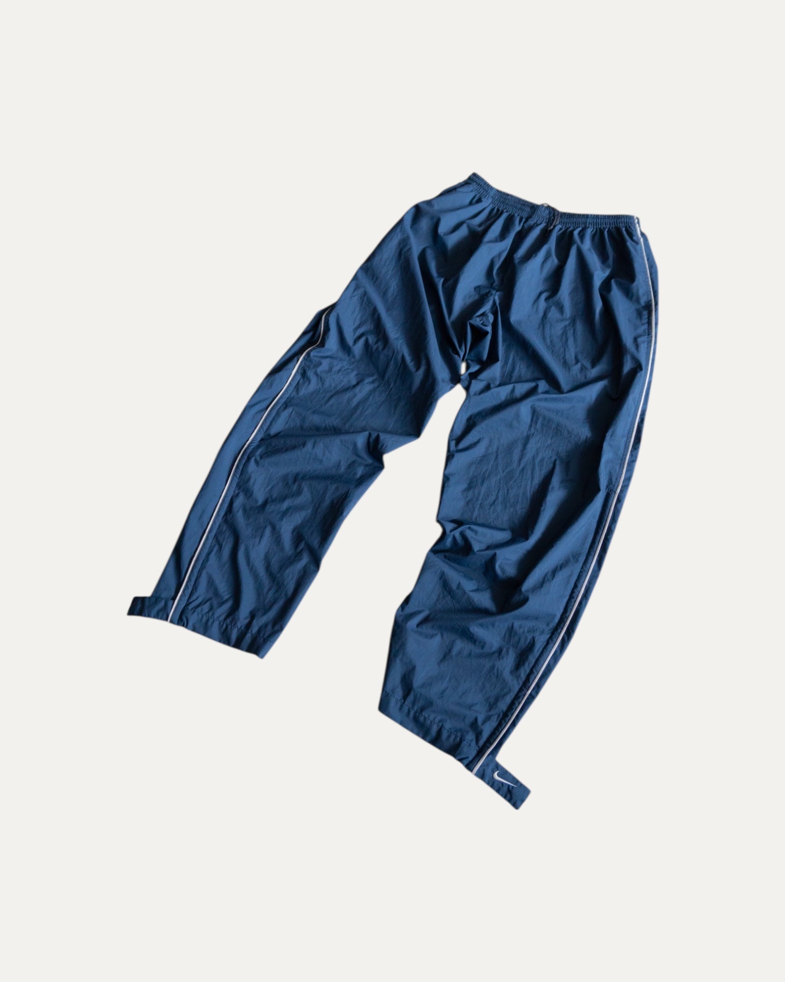 (L/XL) 2000’S VINTAGE NIKE TRACK PANTS