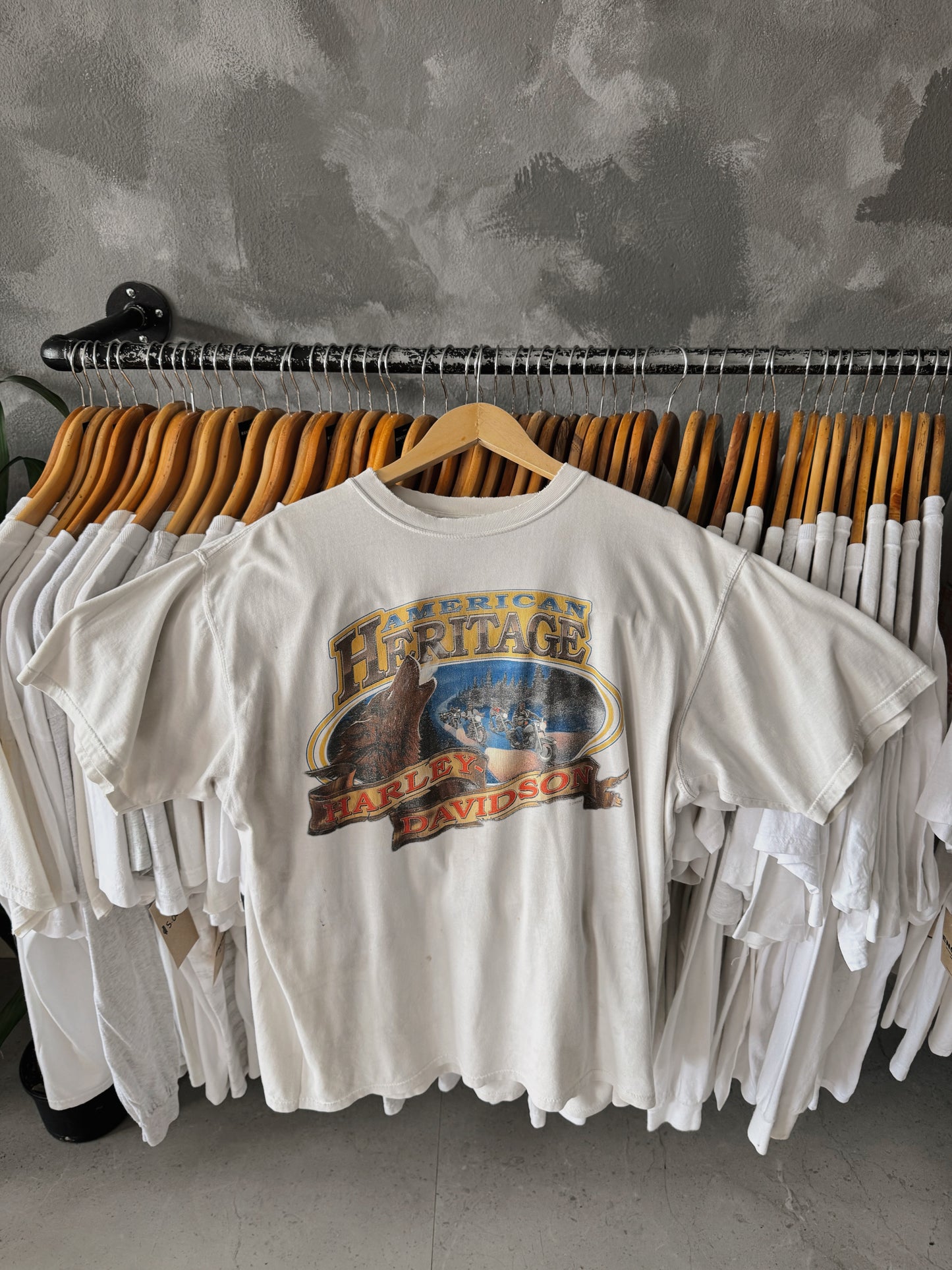 (L) VINTAGE HARLEY DAVIDSON WOLF TEE