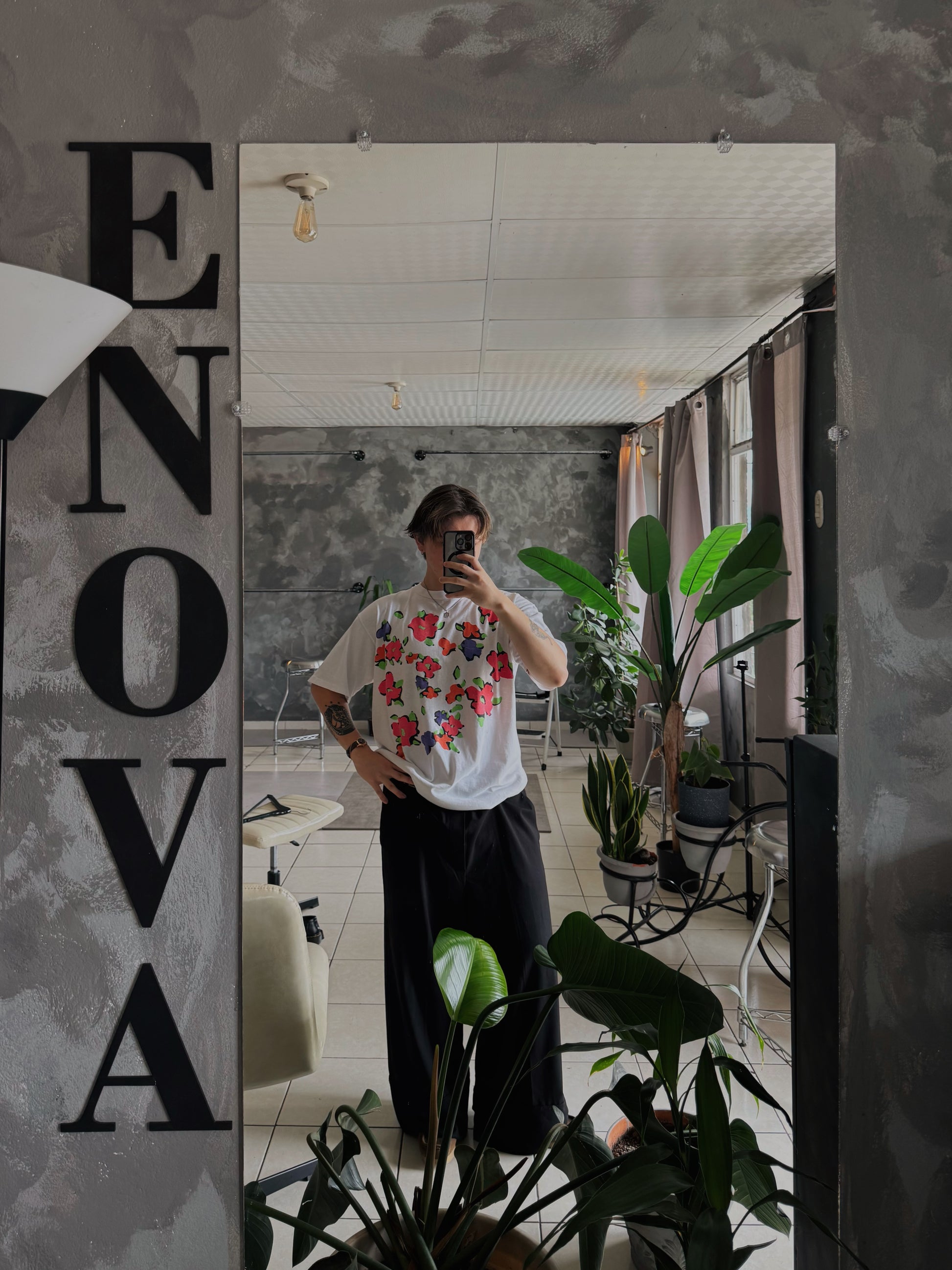 (L) 90’S VINTAGE FLOWERS ART TEE