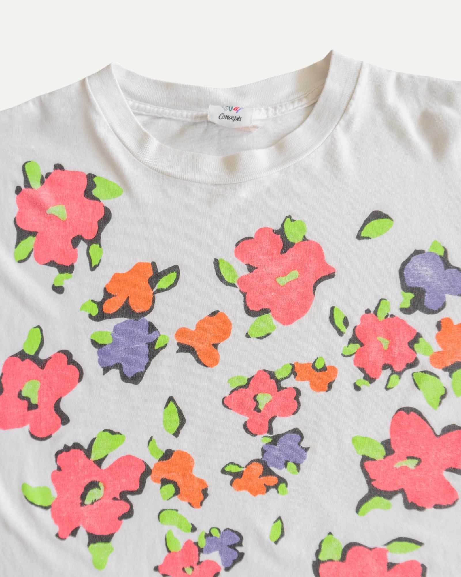 (L) 90’S VINTAGE FLOWERS ART TEE