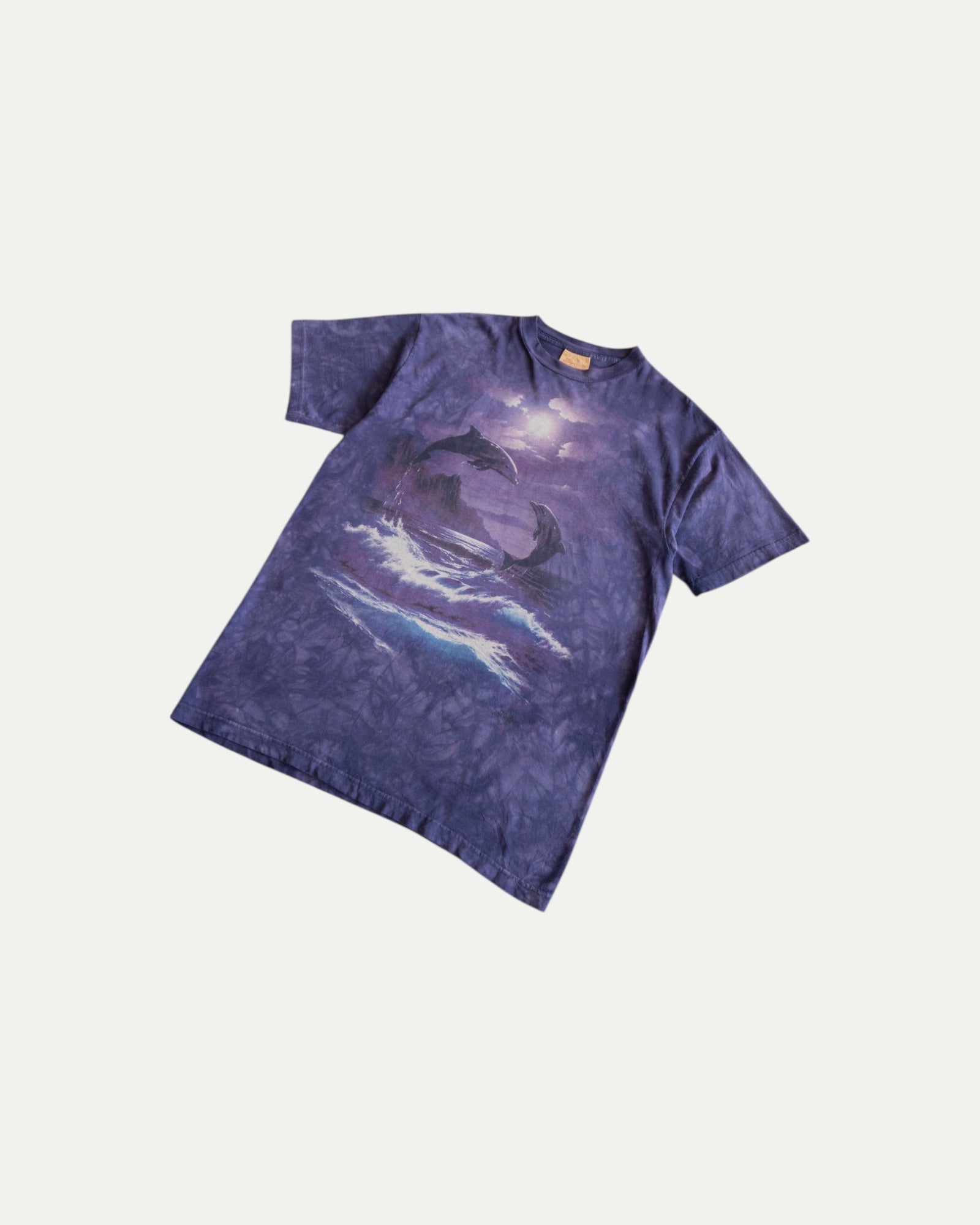 (L) VINTAGE DOLPHINS ANIMAL ART TEE
