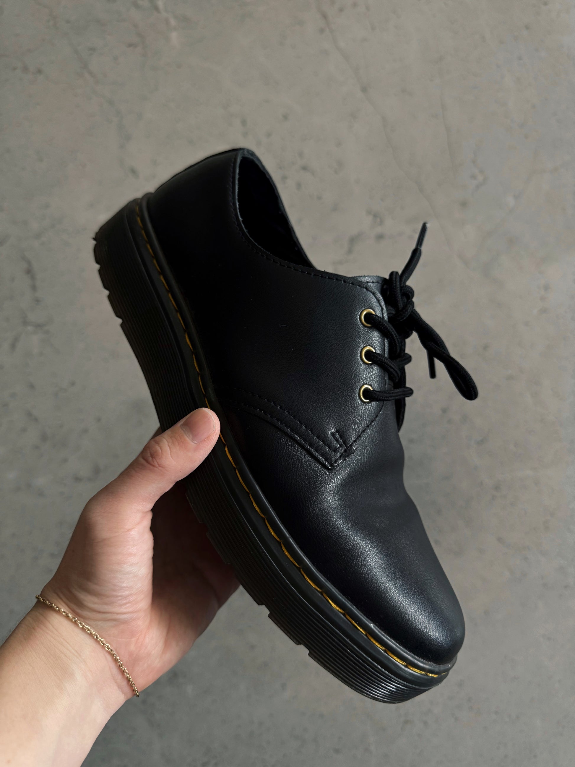 DR. MARTENS OXFORD SHOES