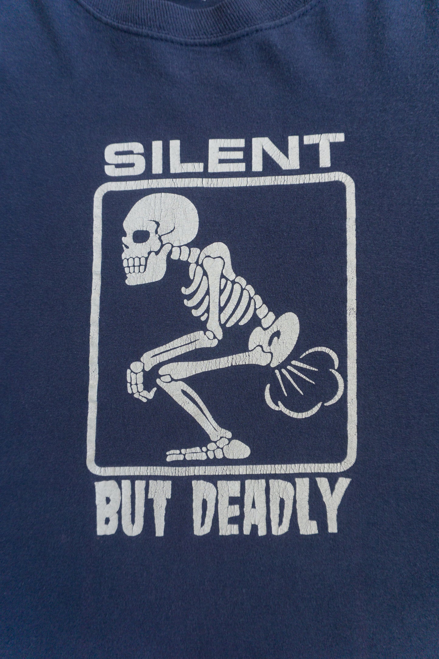 (FIT XL) 90’S VINTAGE “SILENT, BUT DEADLY” TEE