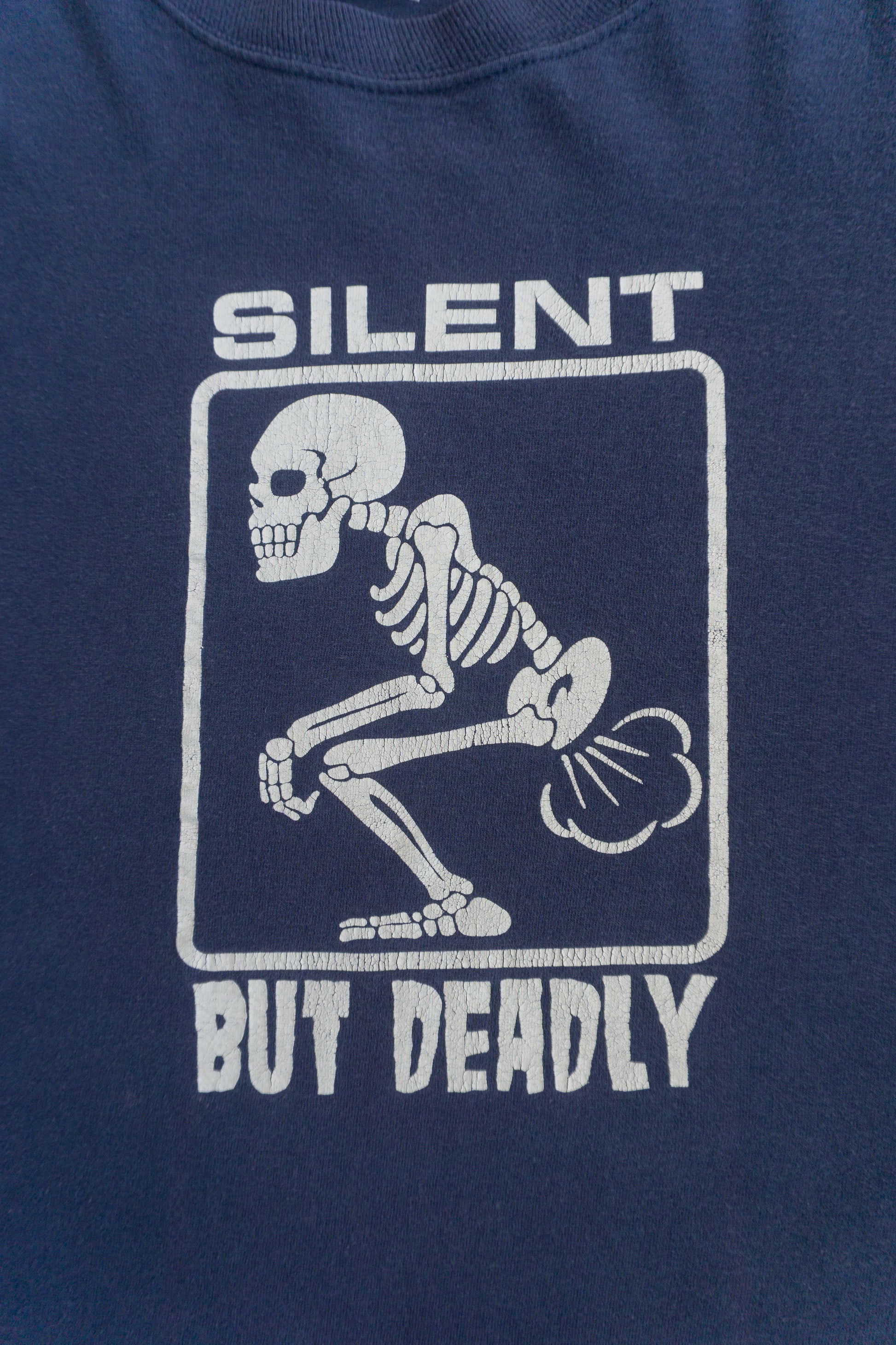 (FIT XL) 90’S VINTAGE “SILENT, BUT DEADLY” TEE