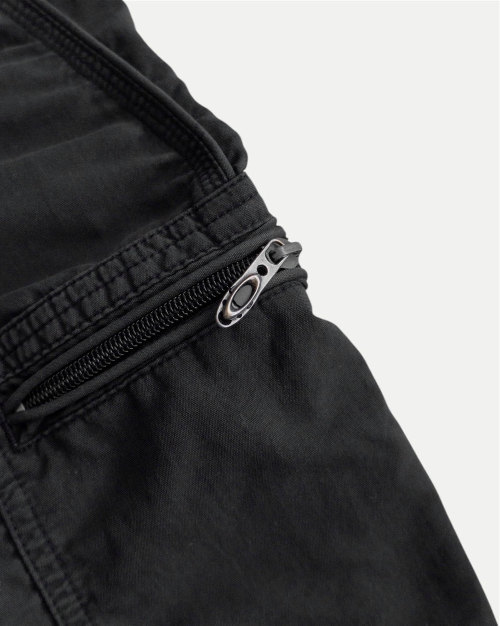 90’S VINTAGE AMAZING OAKLEY SKULL CARGO SHORT - 34
