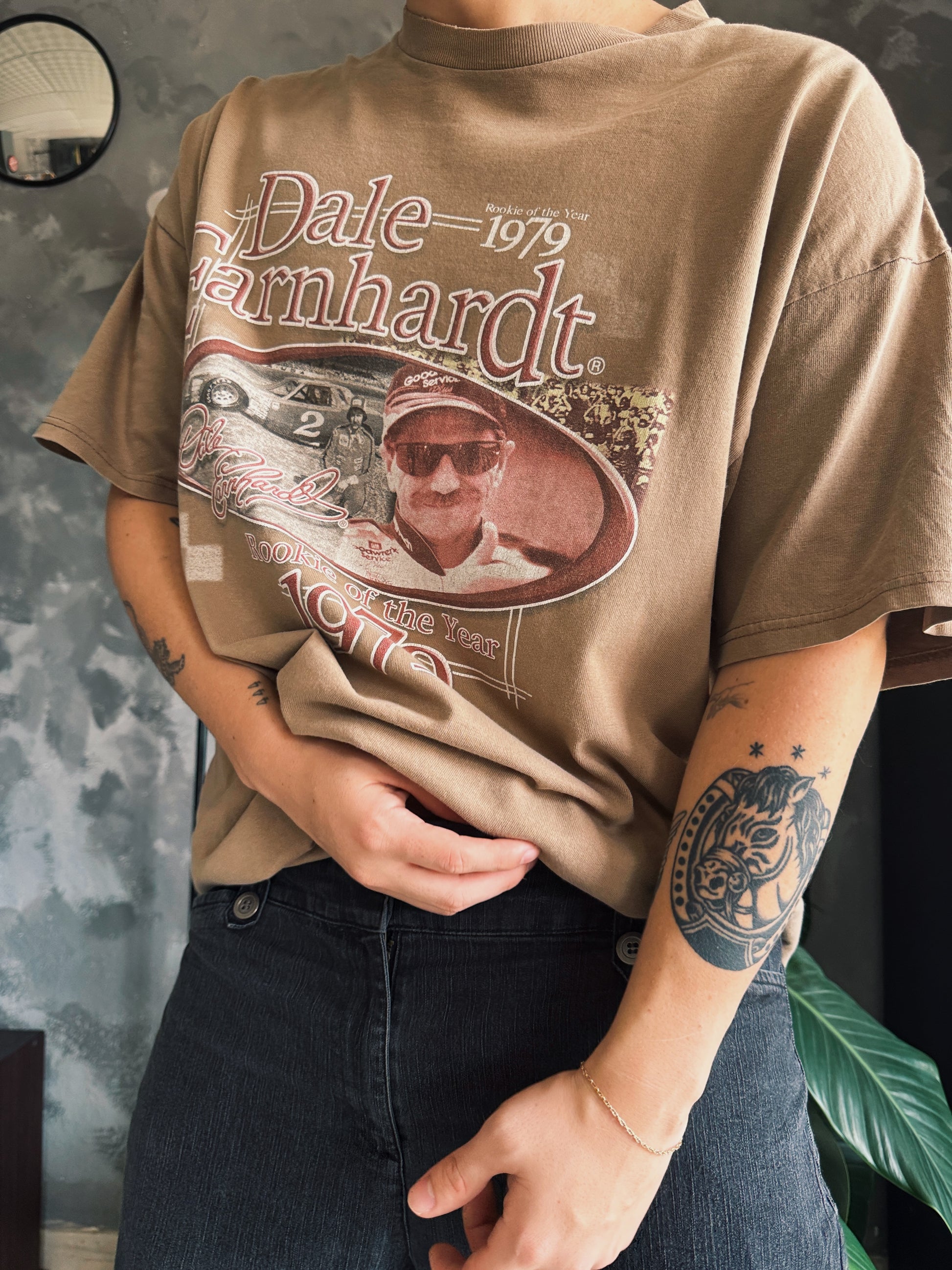 (L) VINTAGE NASCAR DALE EARNHARDT RACING TEE