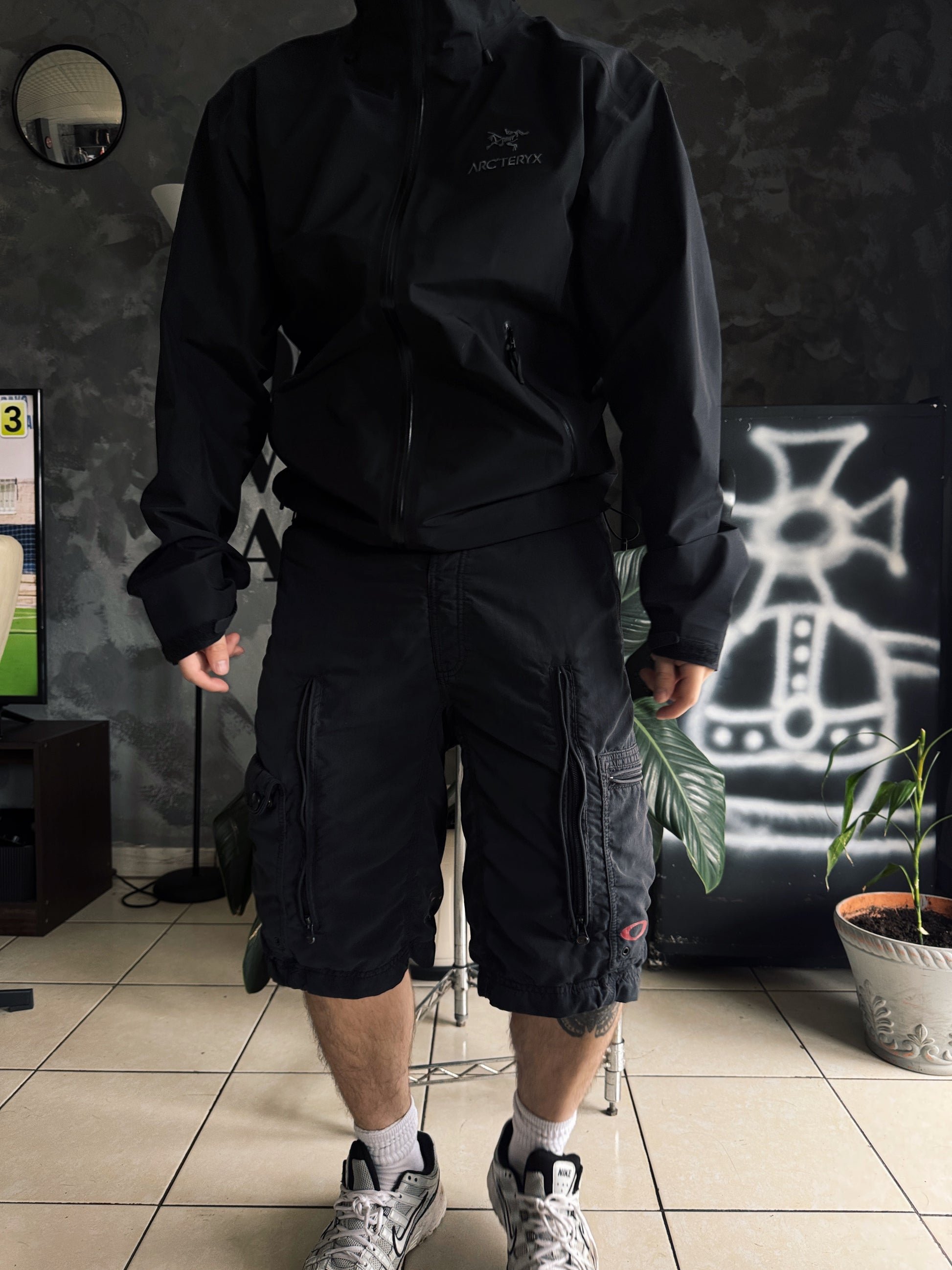90’S VINTAGE AMAZING OAKLEY SKULL CARGO SHORT - 34
