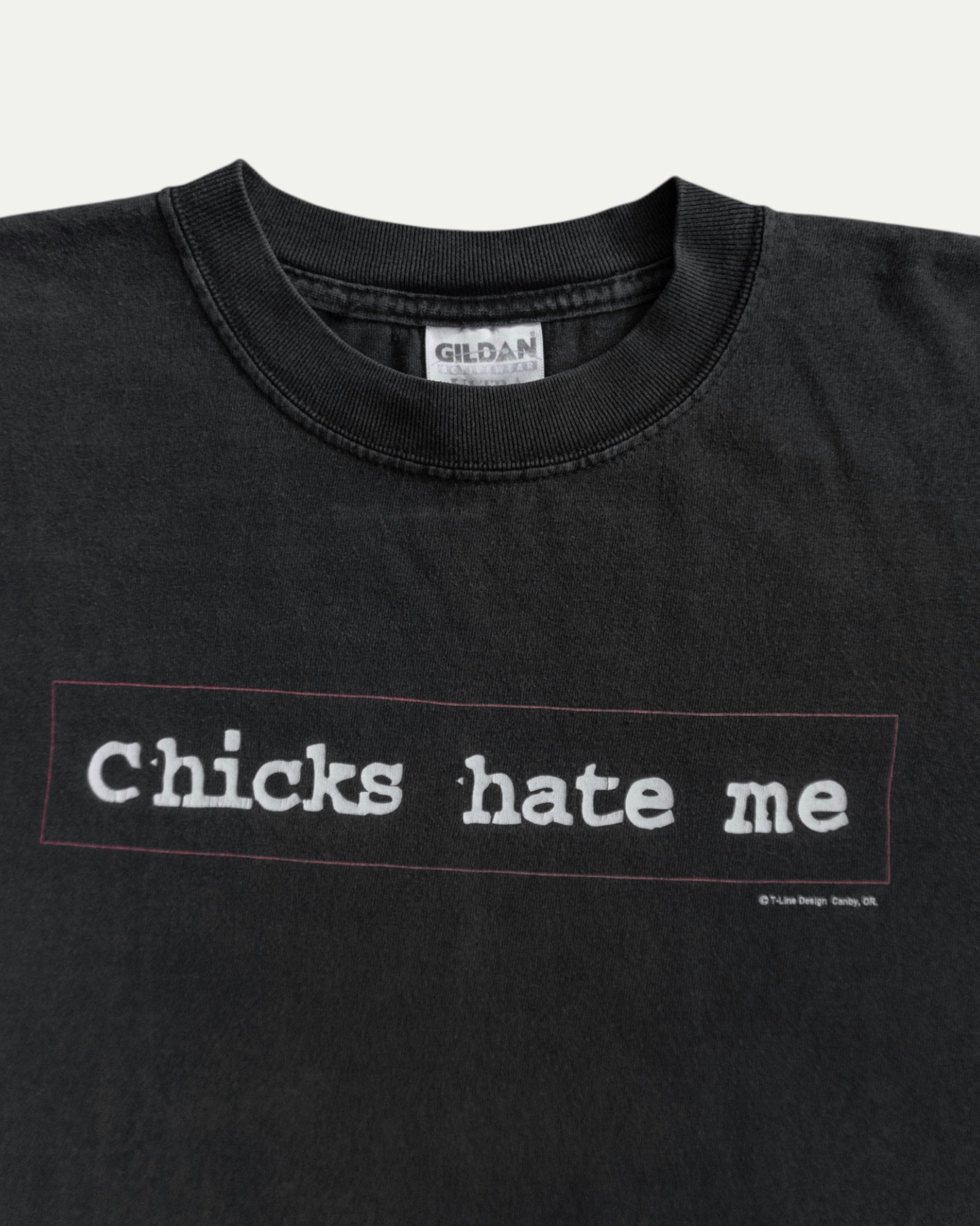 (M) VINTAGE “CHICKS HATE ME” FASHION VICTIM TEE