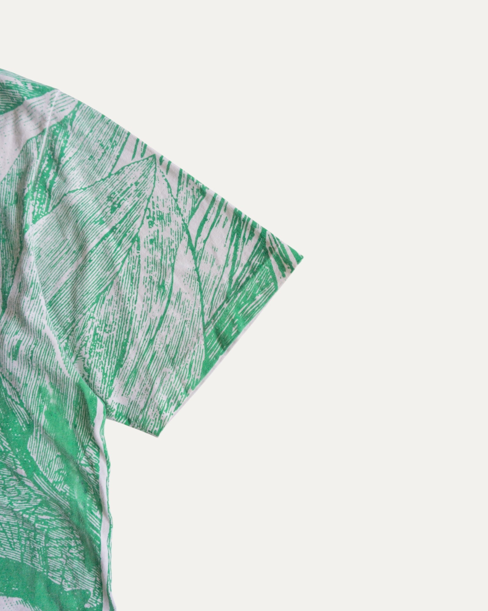 (L) 90’S VINTAGE AMAZING COSTA RICA AOP NATURE ART TEE