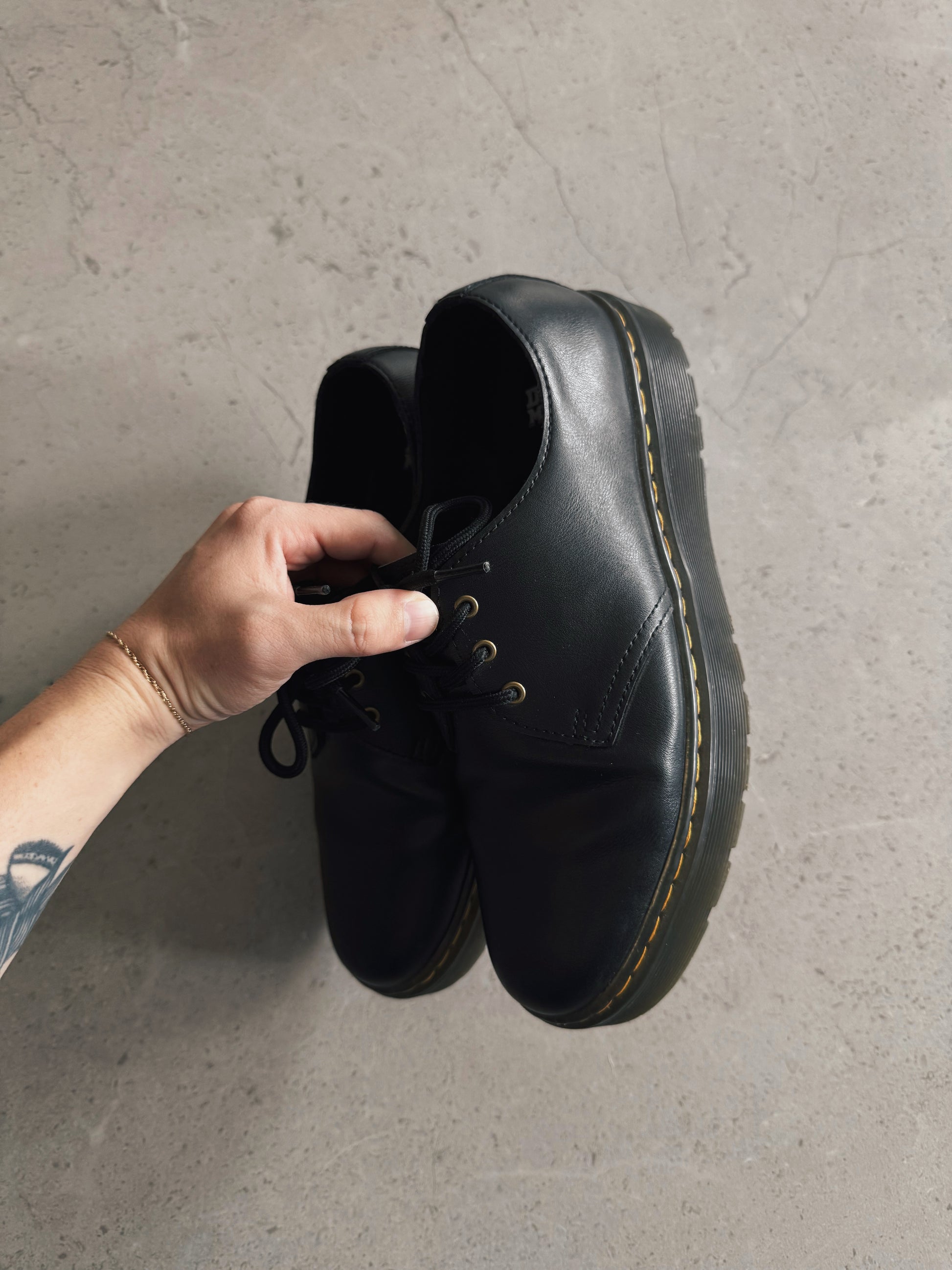DR. MARTENS OXFORD SHOES