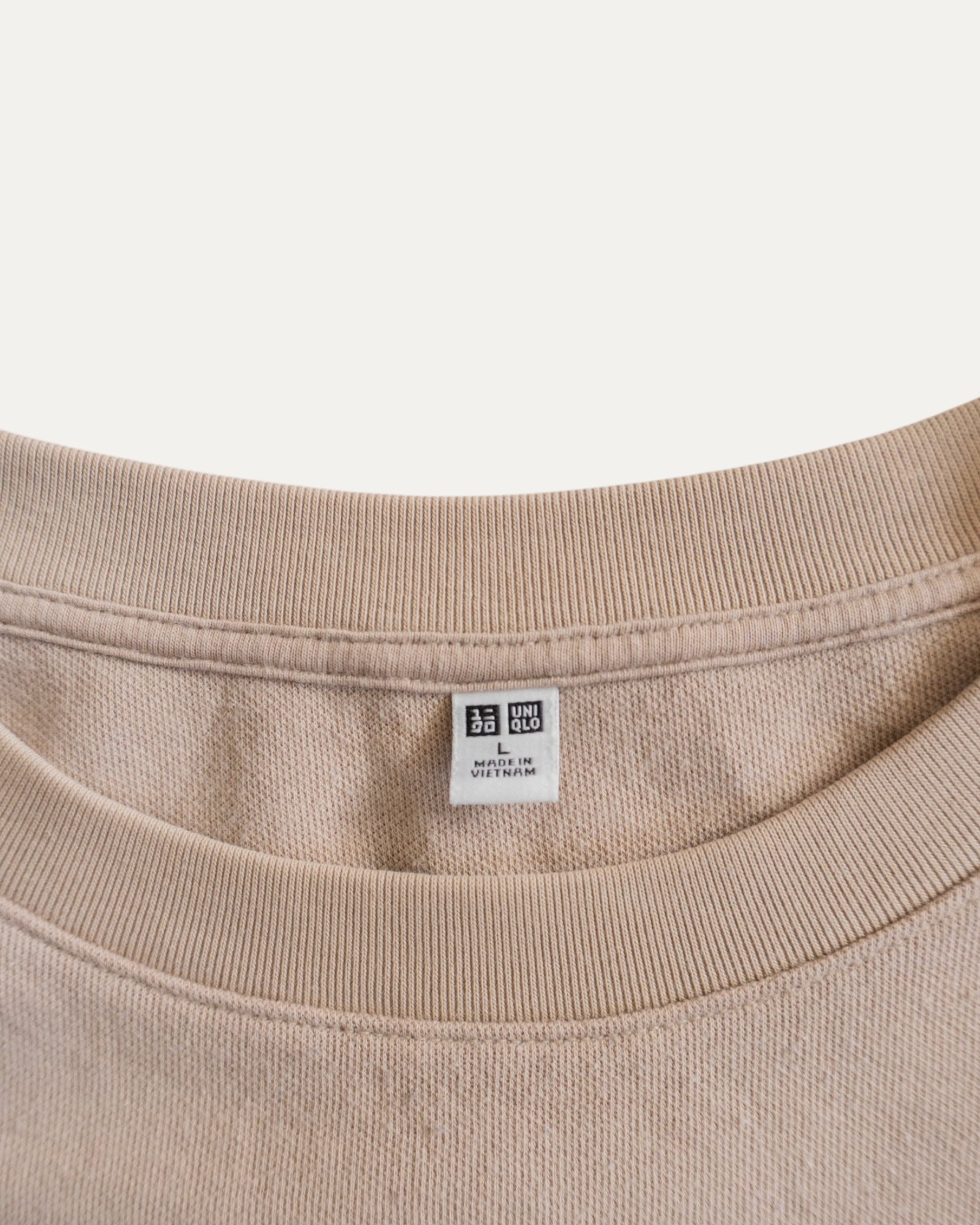(BOXY S) UNIQLO BEIGE CREWNECK