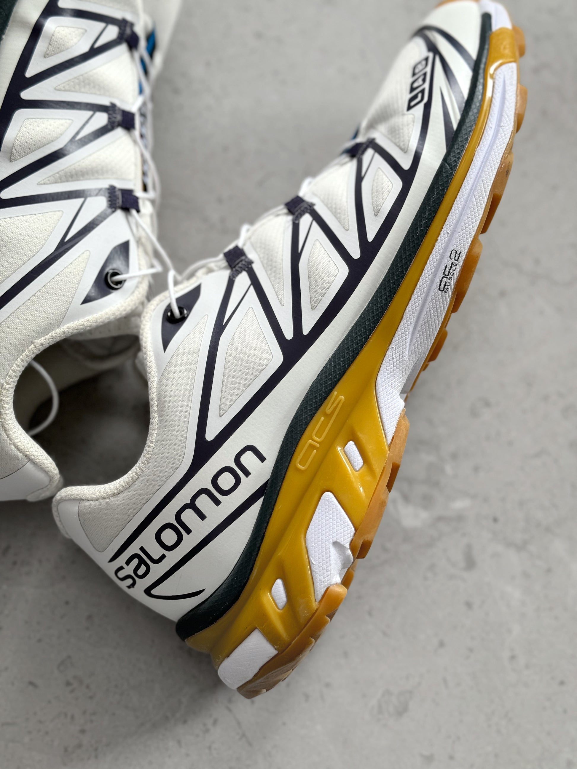 SALOMÓN XT-6