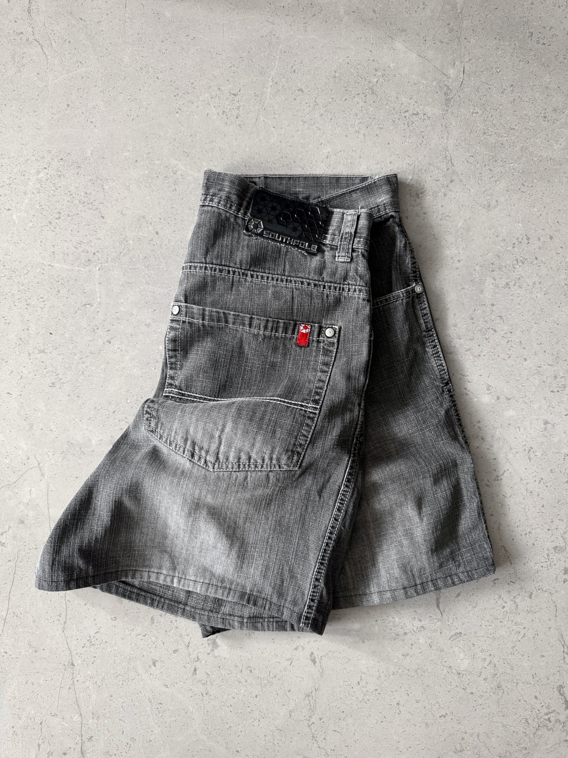 VINTAGE SOUTHPOLE FADED SHORT - 34
