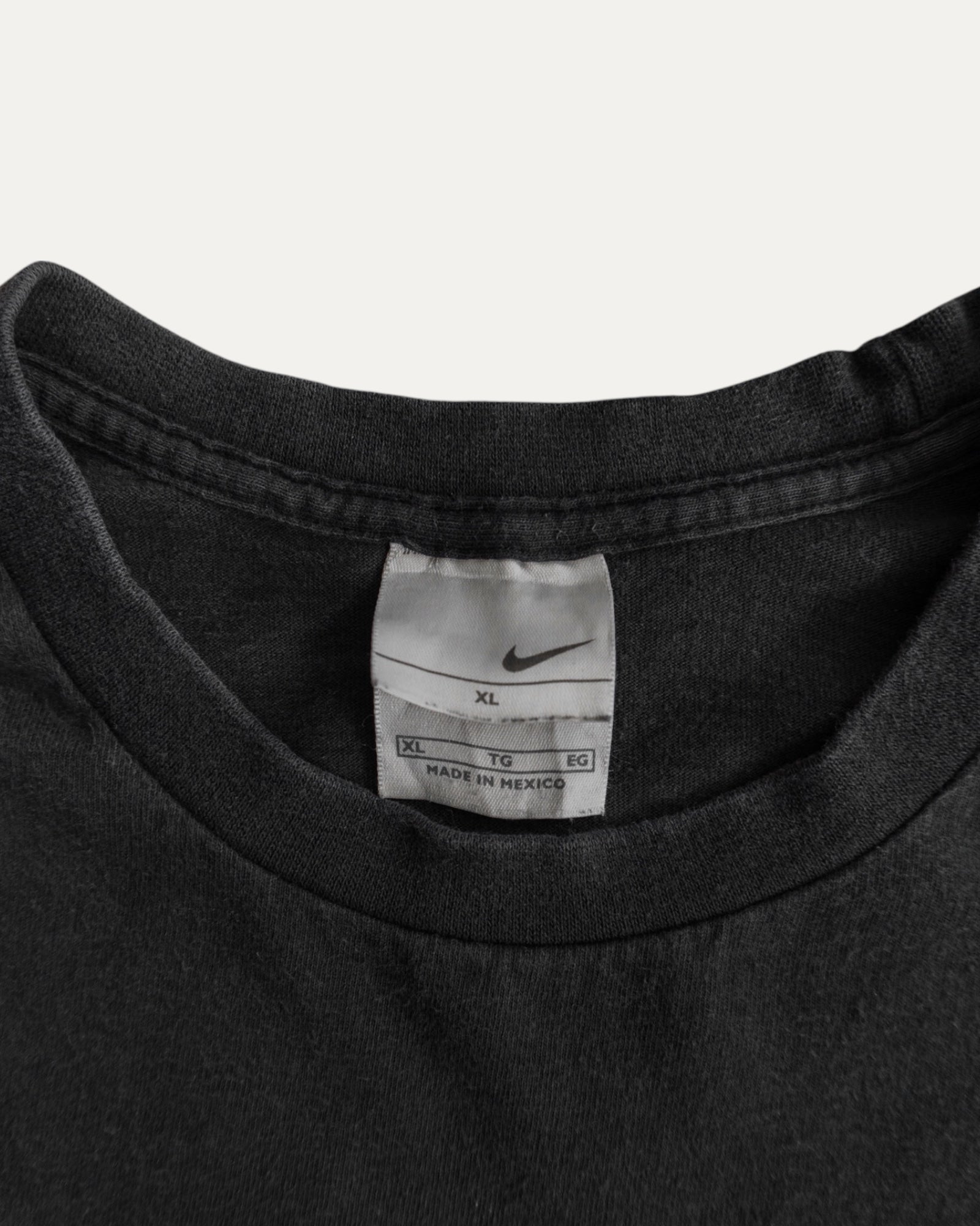 (XL) 90’S VINTAGE NIKE BLANK TEE