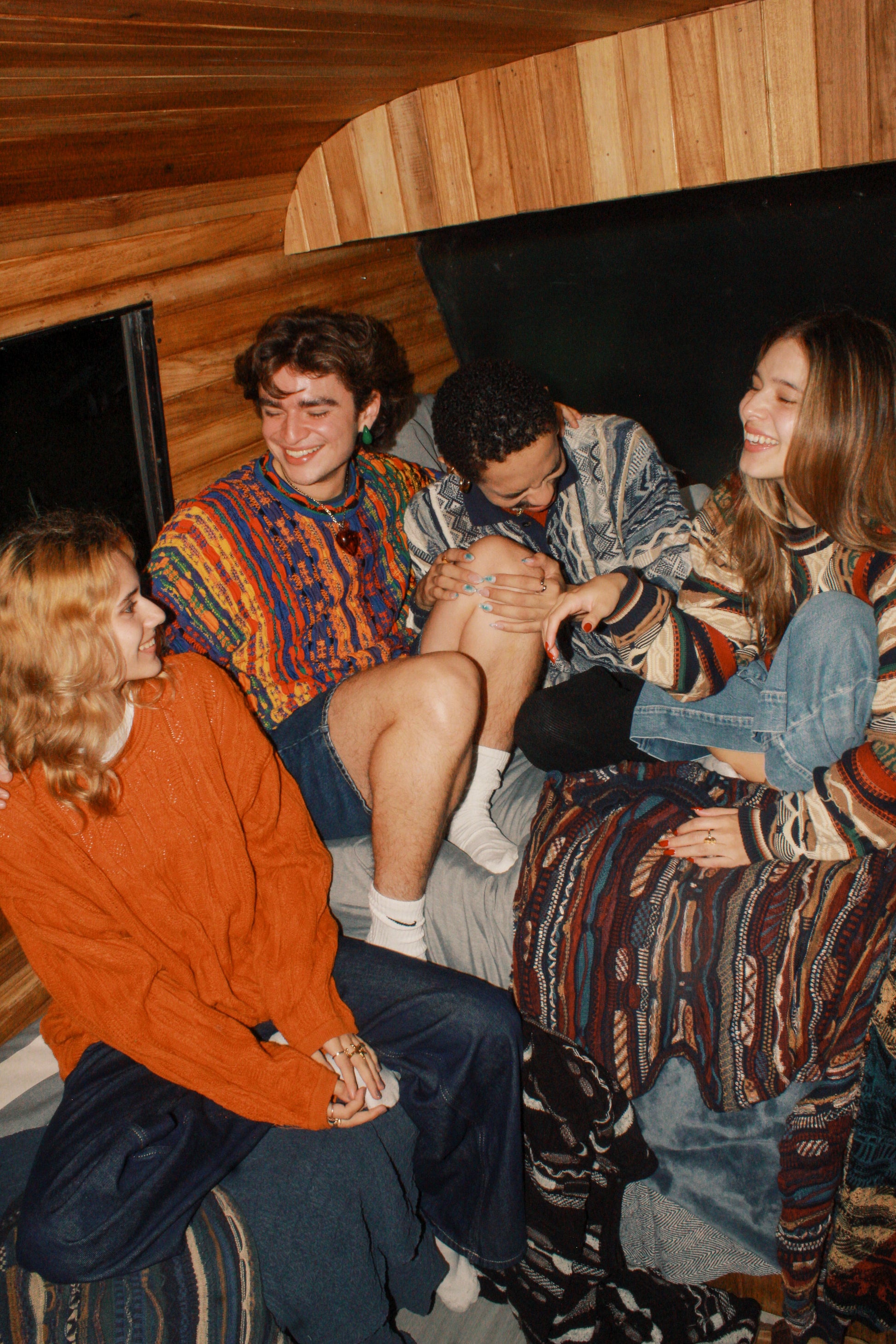(L) VINTAGE TUNDRA TYPE COOGI SWEATER