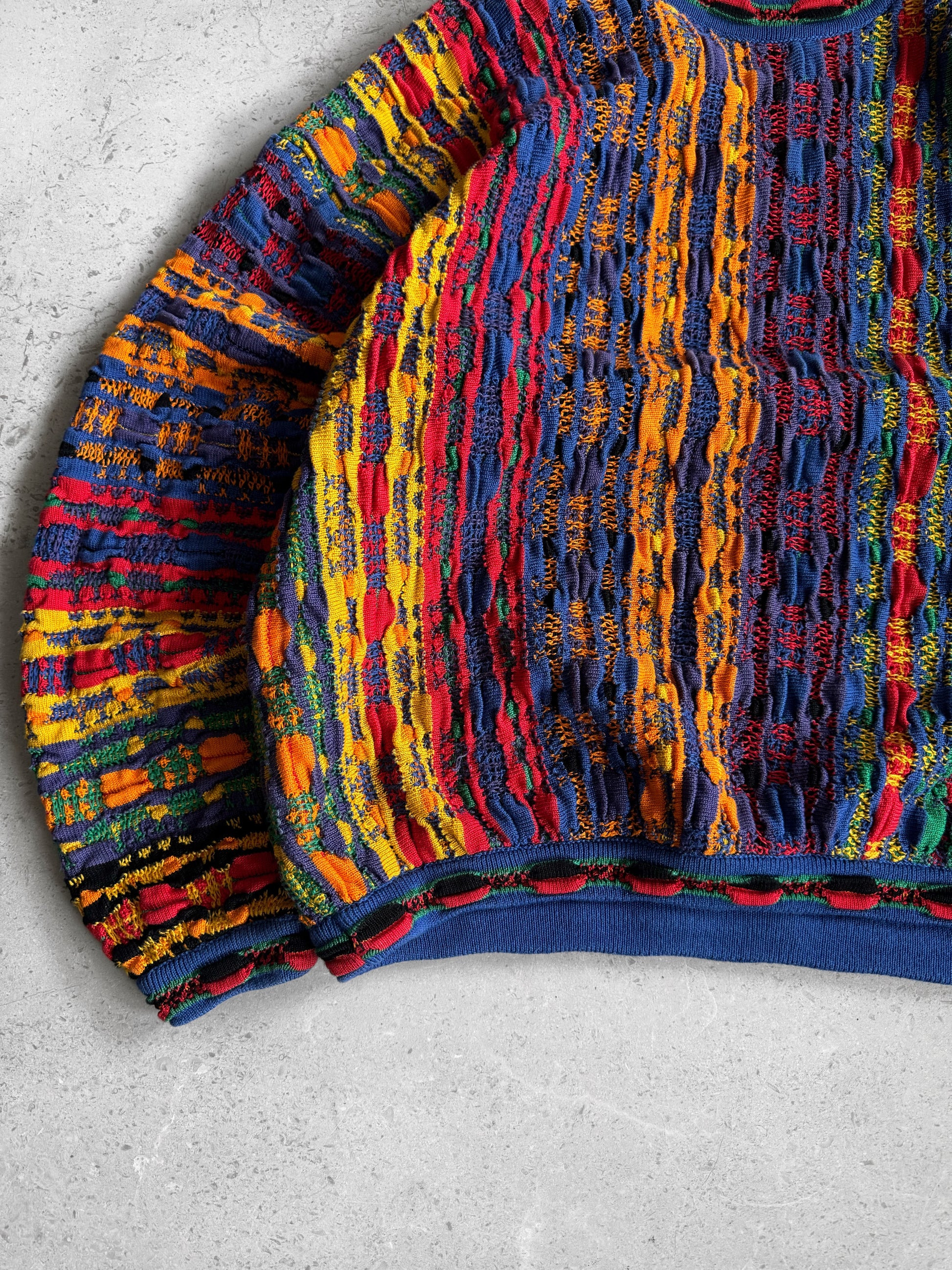 (L) VINTAGE TUNDRA TYPE COOGI SWEATER