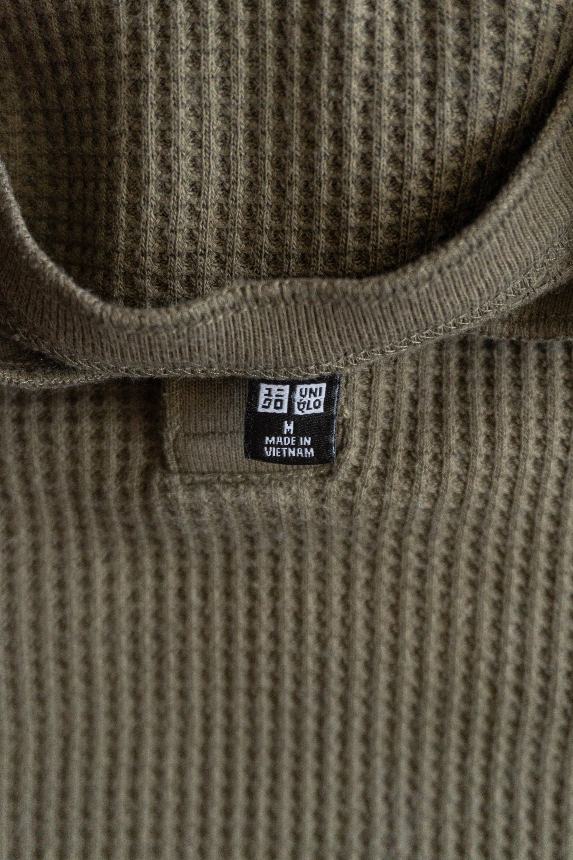 (M) UNIQLO THERMAL LONG SLEEVE