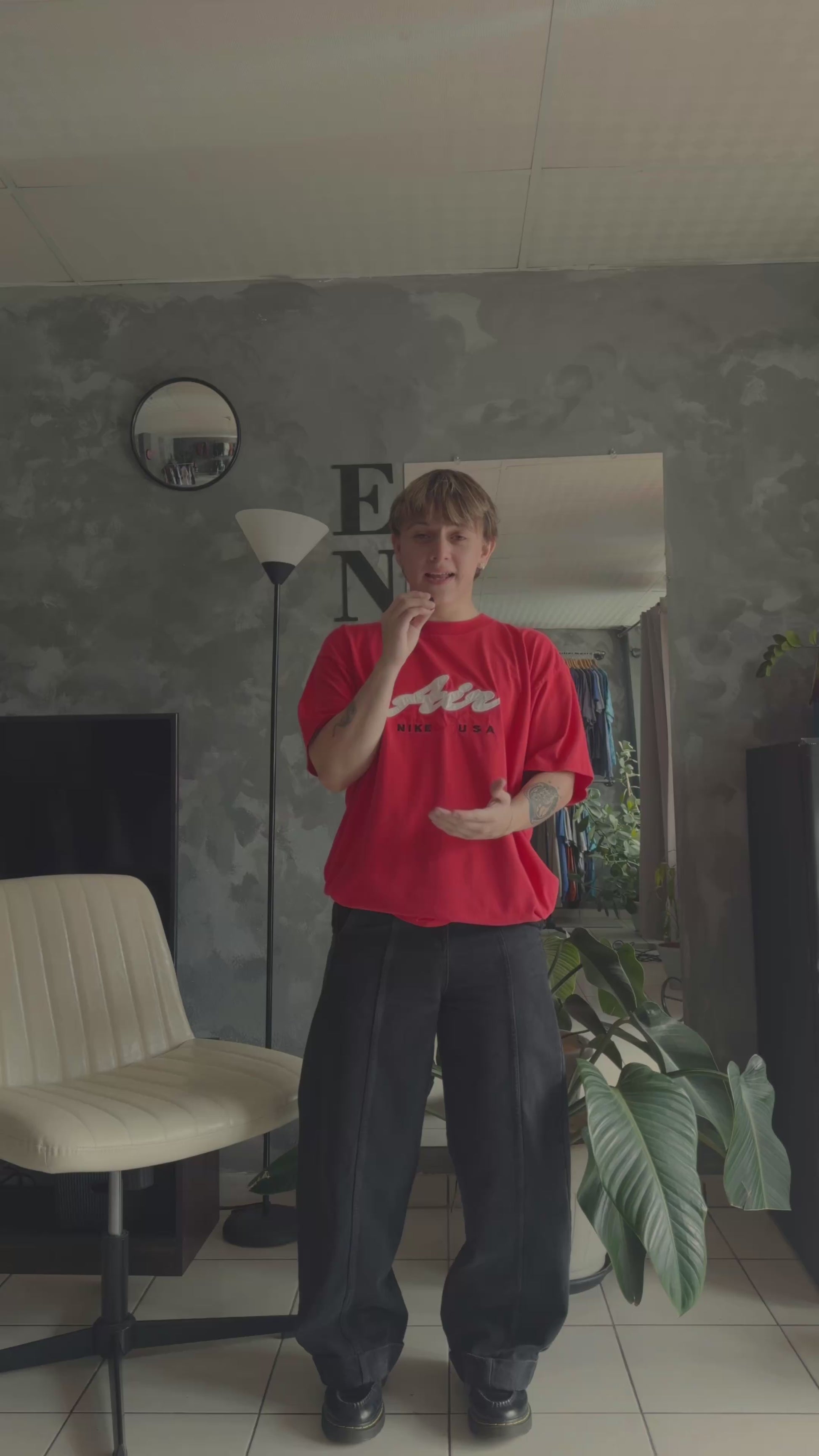 (XL) 90’S VINTAGE NIKE TEE