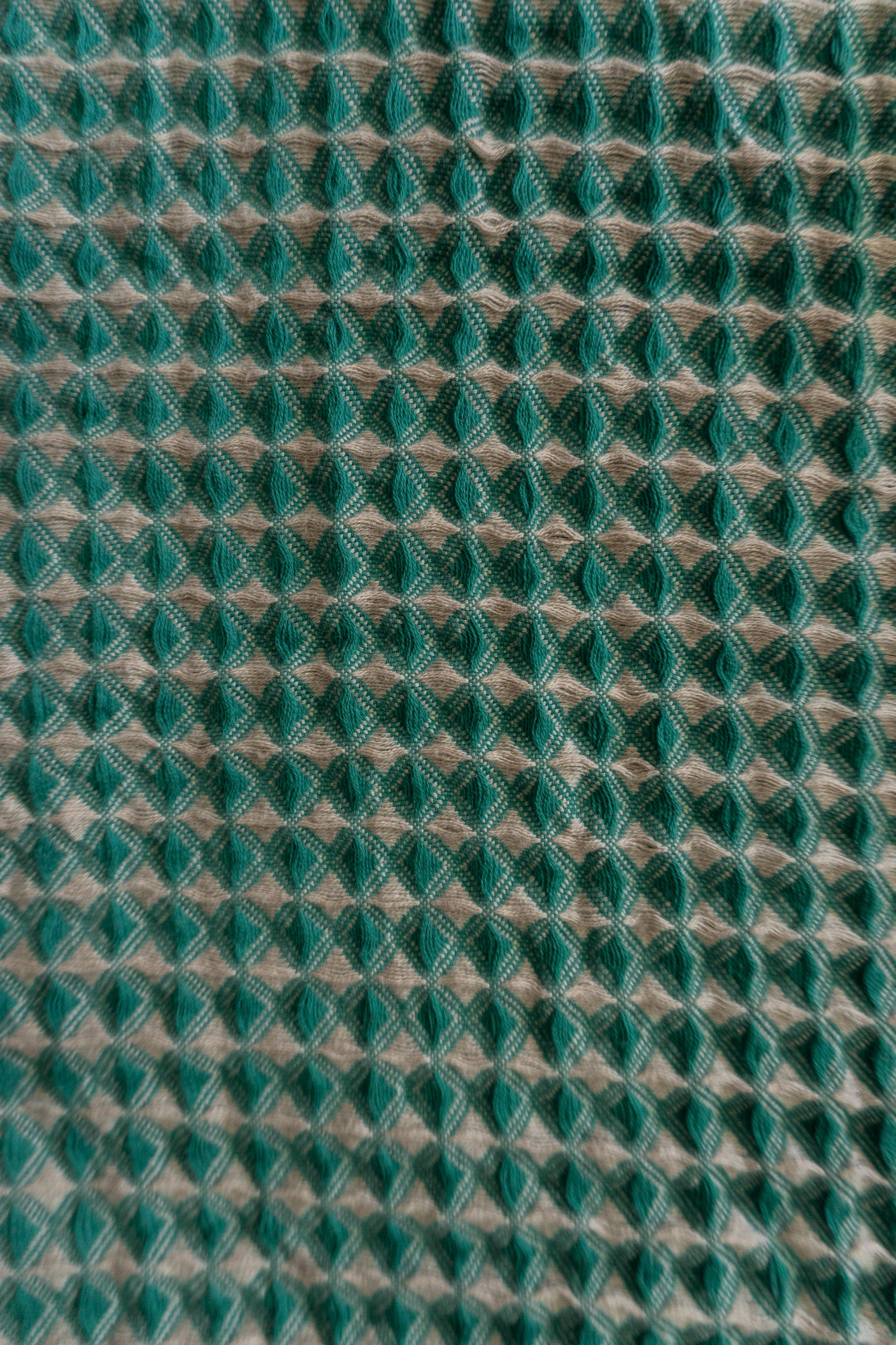 (BOXY L) GREEN TEXTURED SHIRT