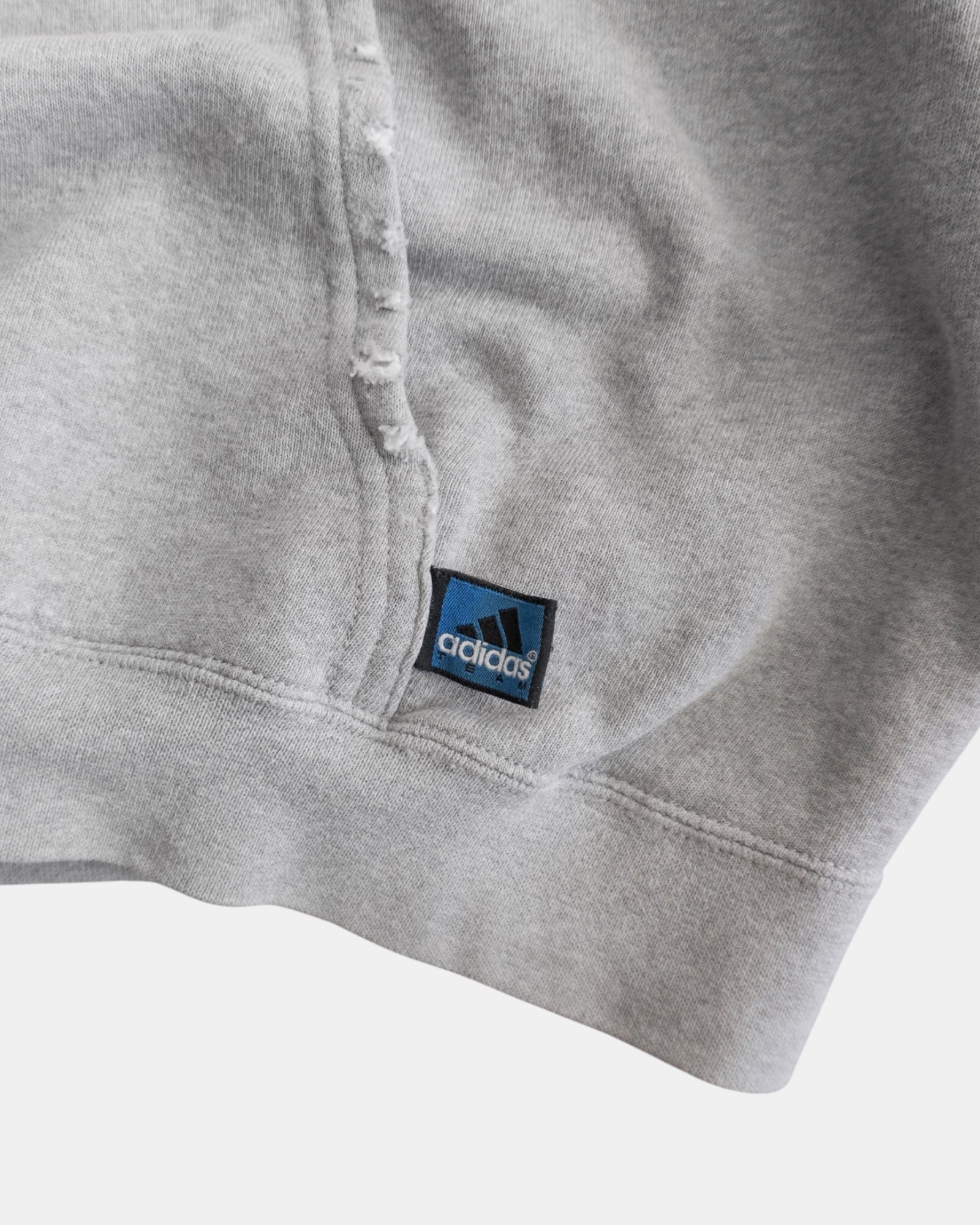 (BOXY L) 90’S VINTAGE ADIDAS FADED DISTRESSED HOODIE