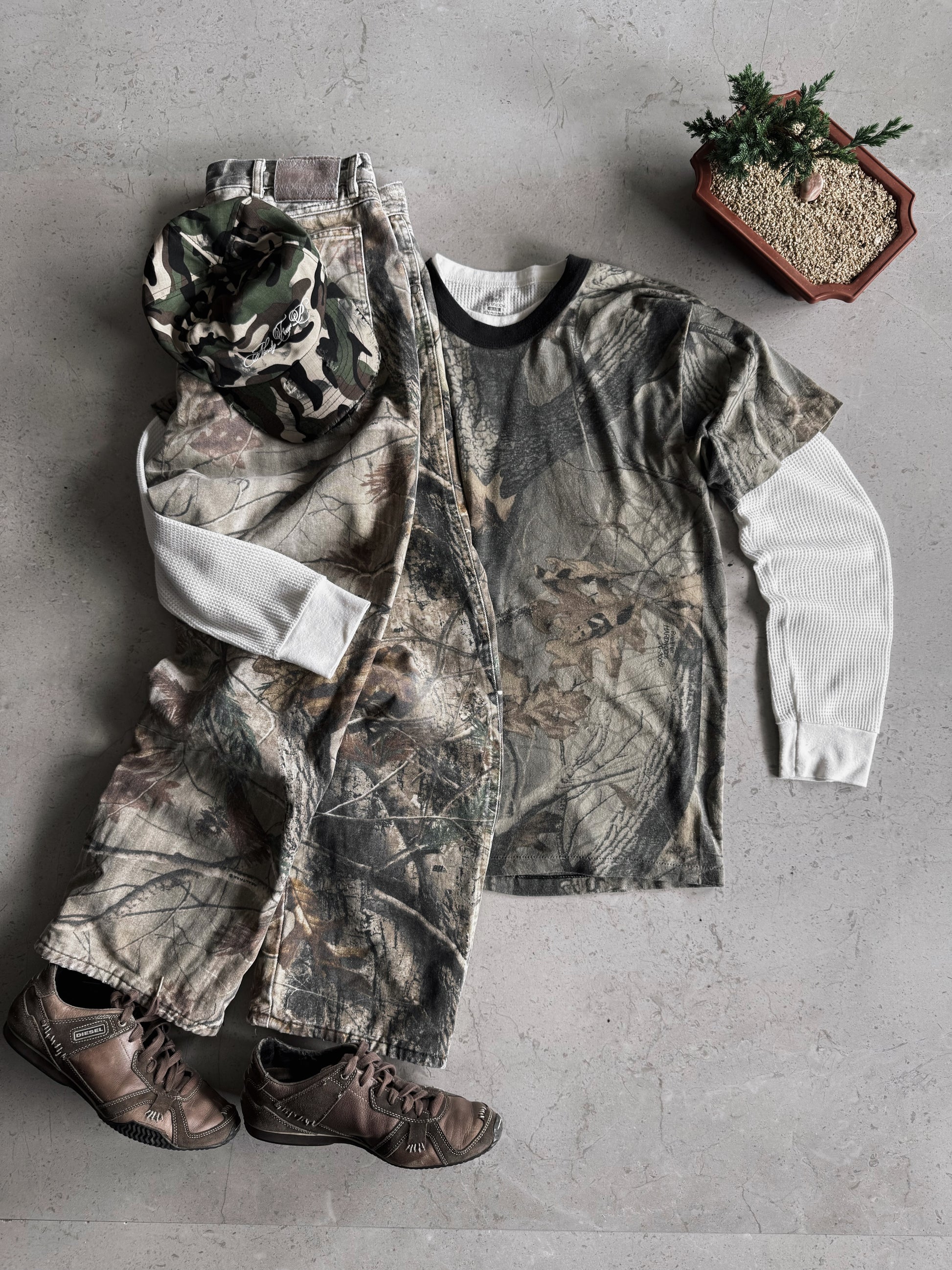 (L) 90’S VINTAGE REALTREE CAMO RINGER TEE