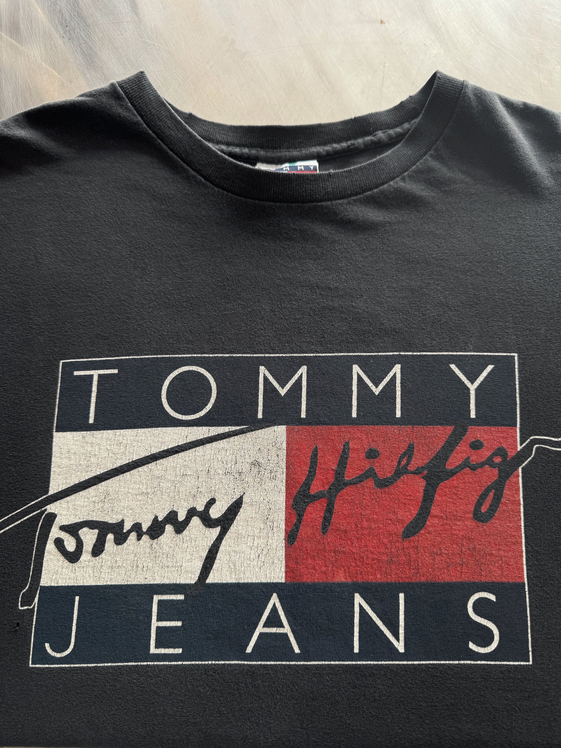 (L) 90’S VINTAGE TOMMY JEANS FADED TEE