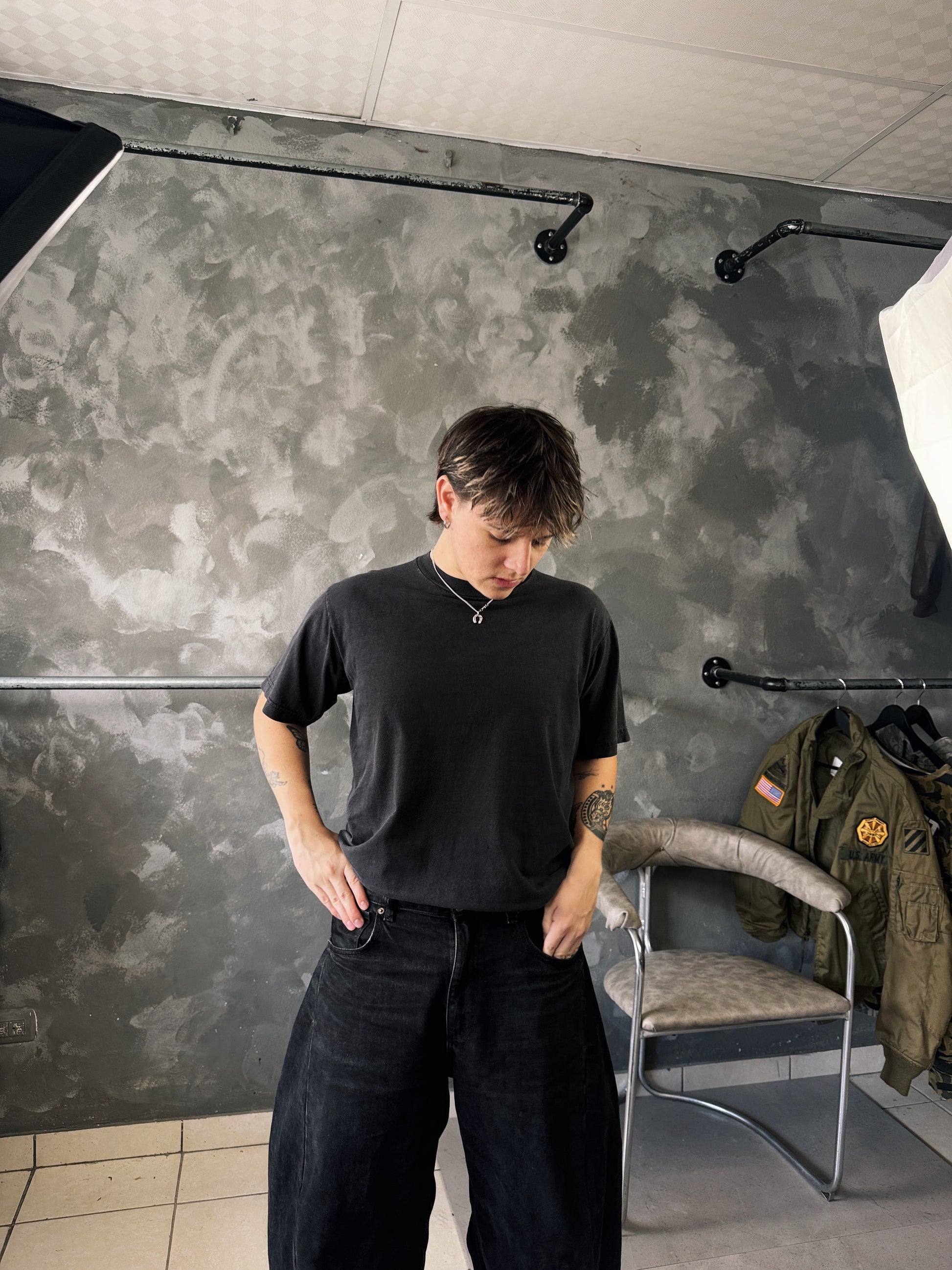 (BOXY M) 5PRO BLACK TEE