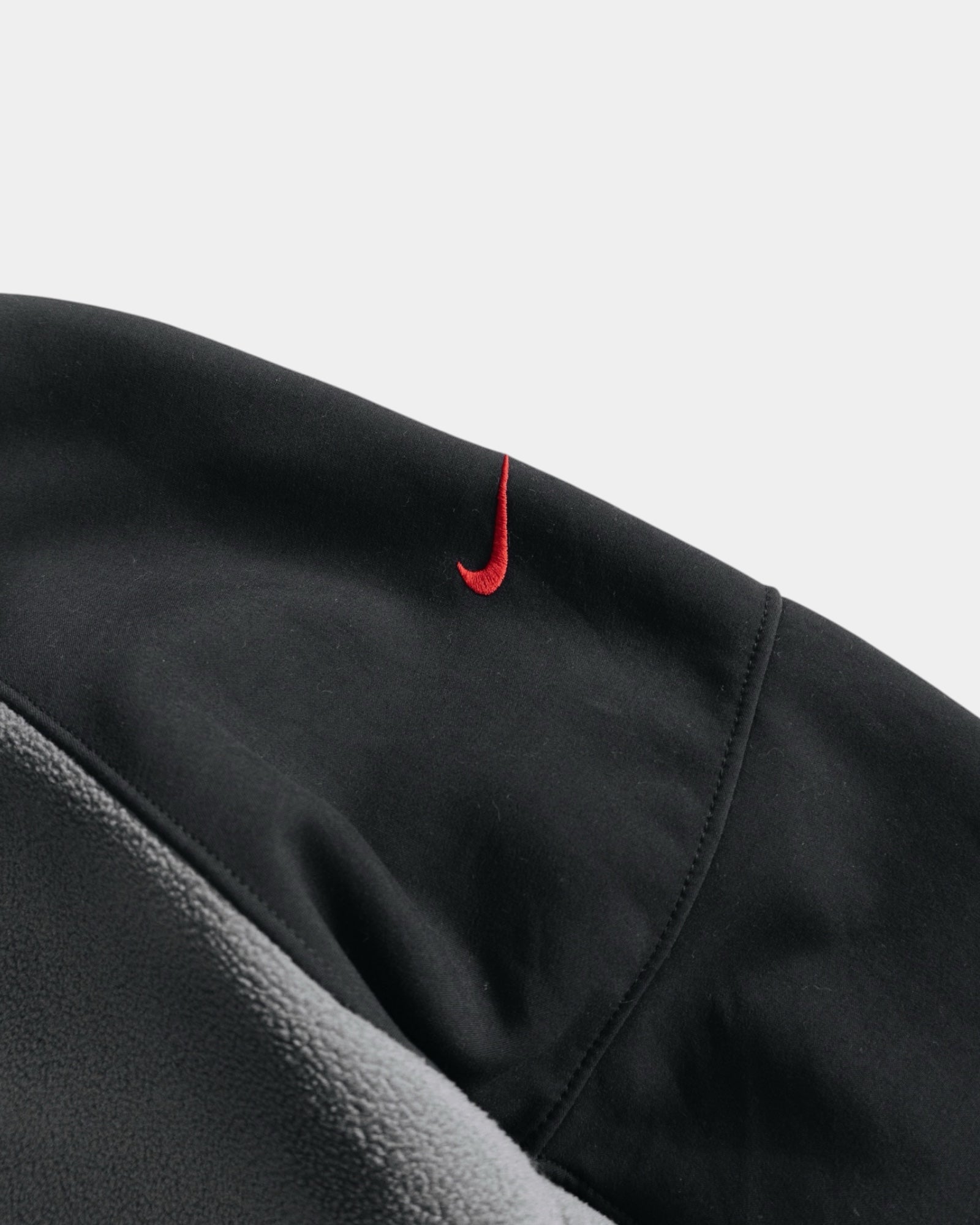 (M) 00’S VINTAGE NIKE FLEECE JACKET