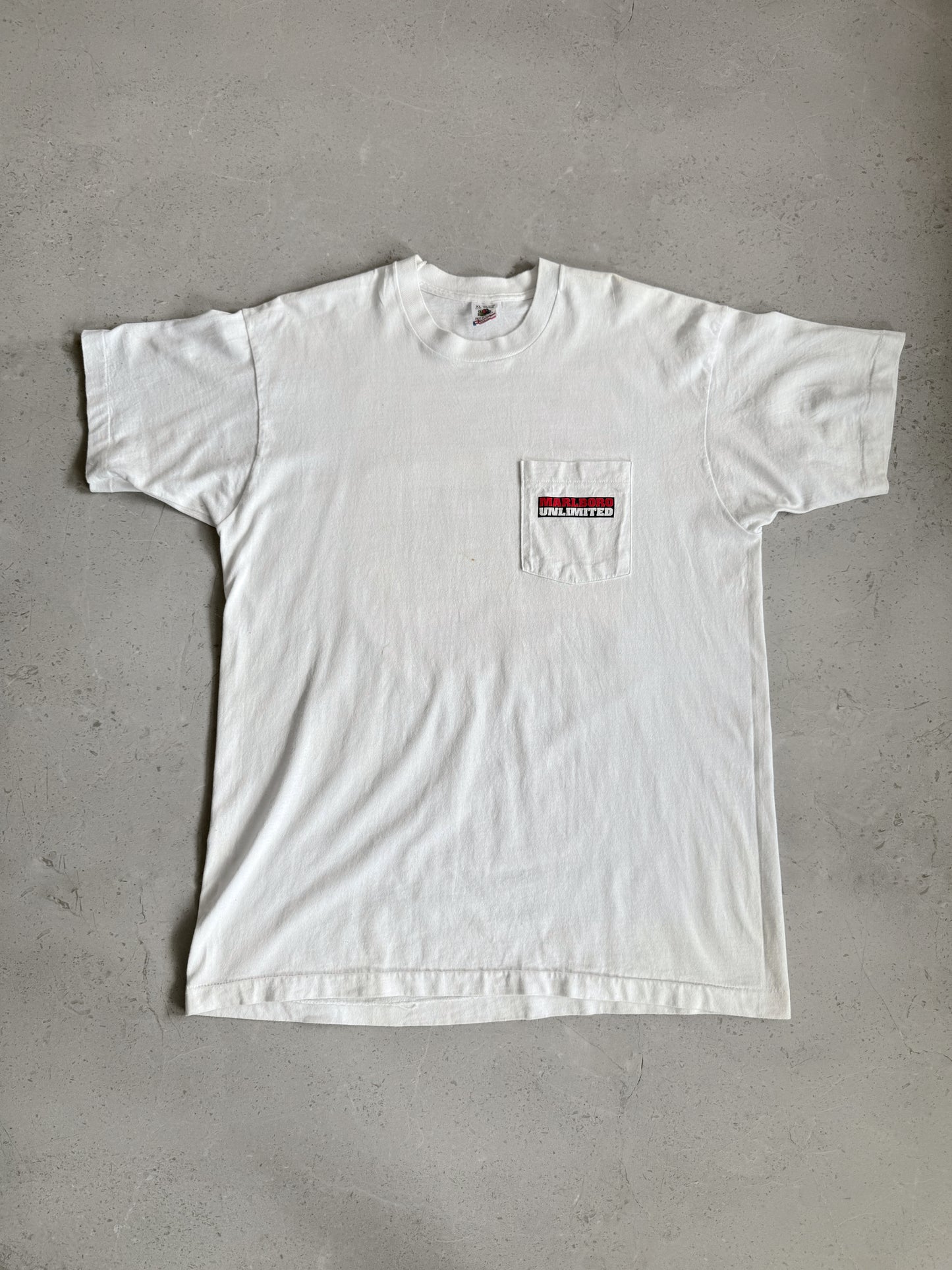 (L-XL) 1996 VINTAGE MARLBORO UNLIMITED CIGARRETE PROMO POCKET TEE COLLECTION