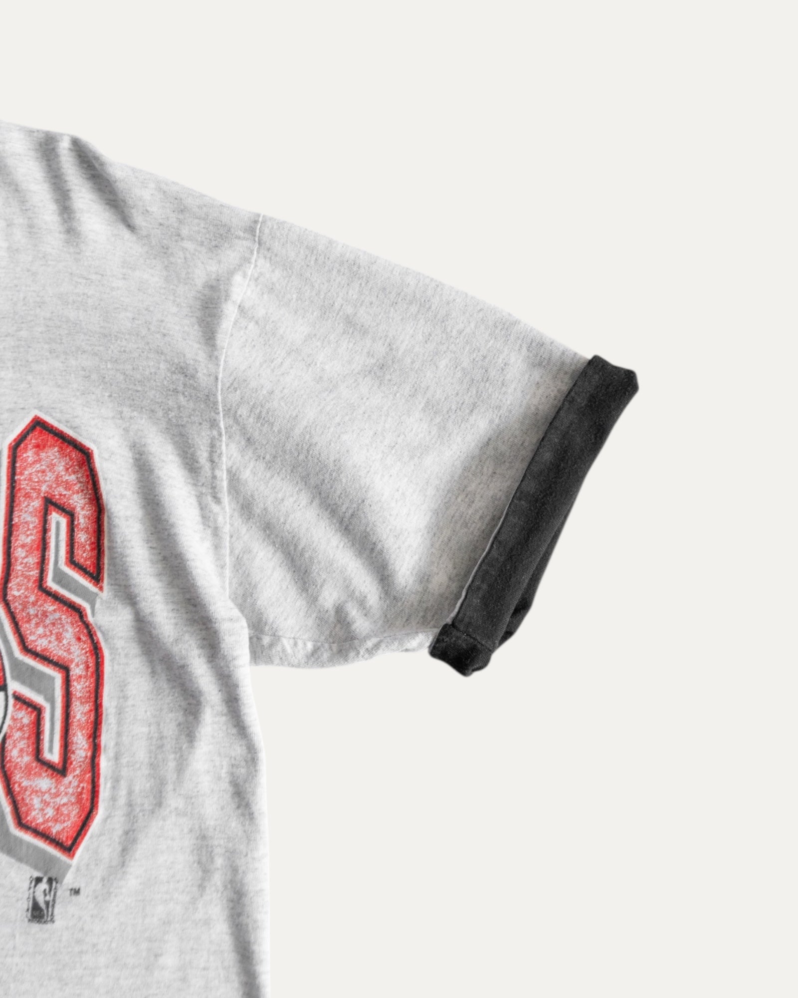 (L) 90’S VINTAGE CHICAGO BULLS NBA TEE