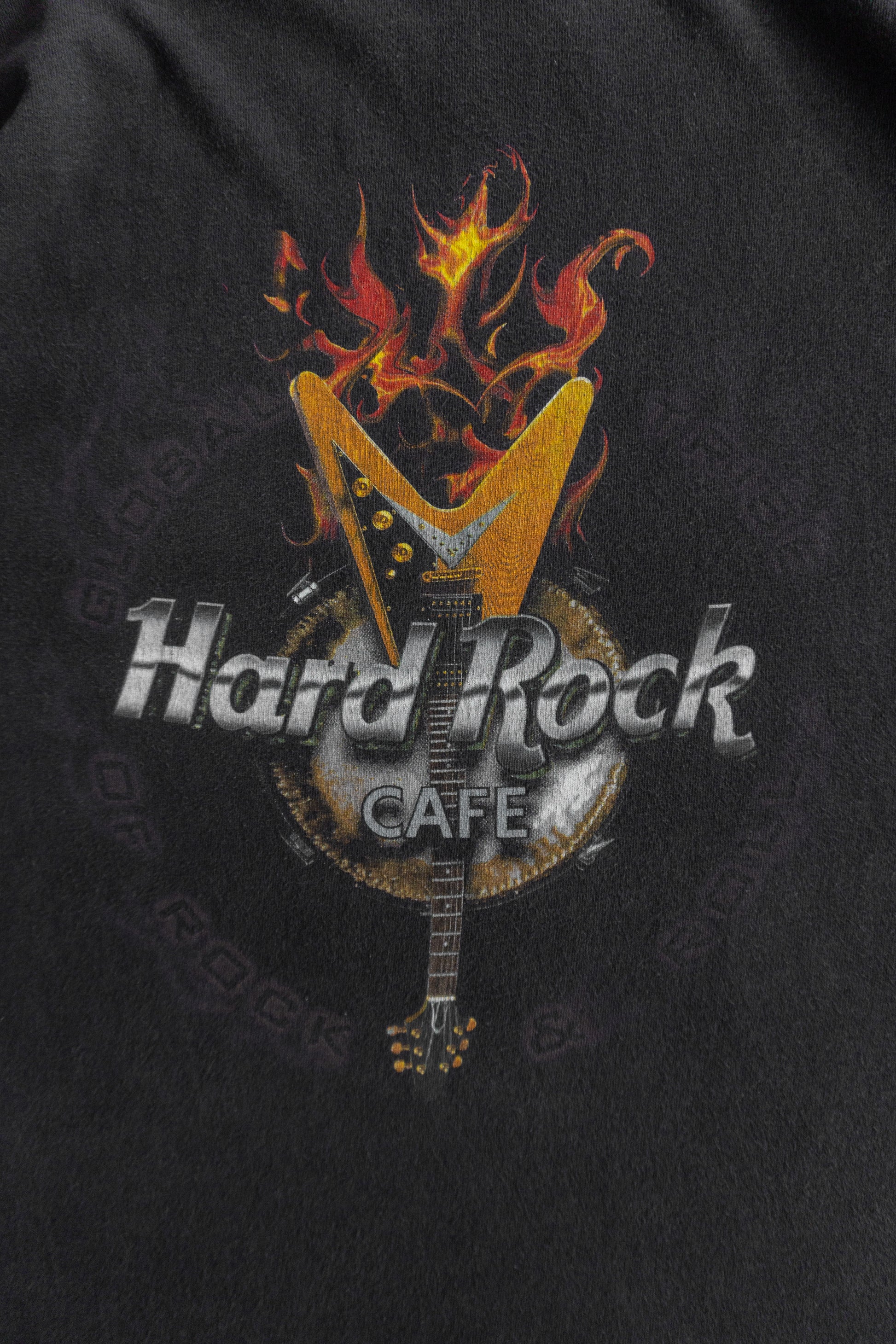 (XL) 90’S VINTAGE HARD ROCK FLAMES FADED TEE