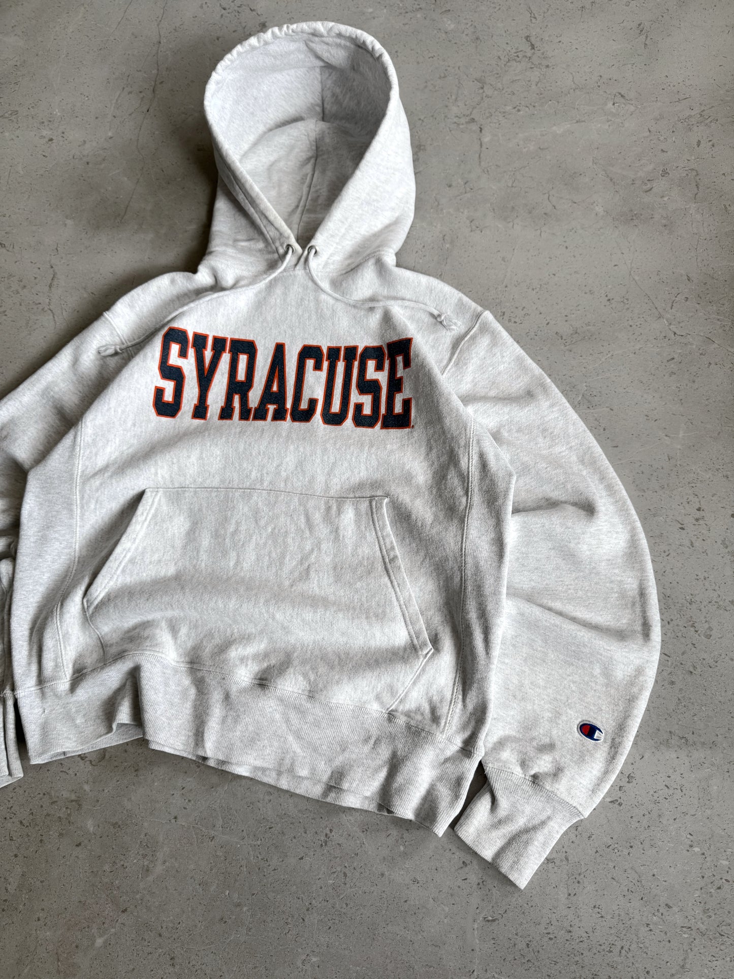 (M) 1990’S VINTAGE CHAMPIONS REVERSE WEAVE “SYRACUSE” HOODIE