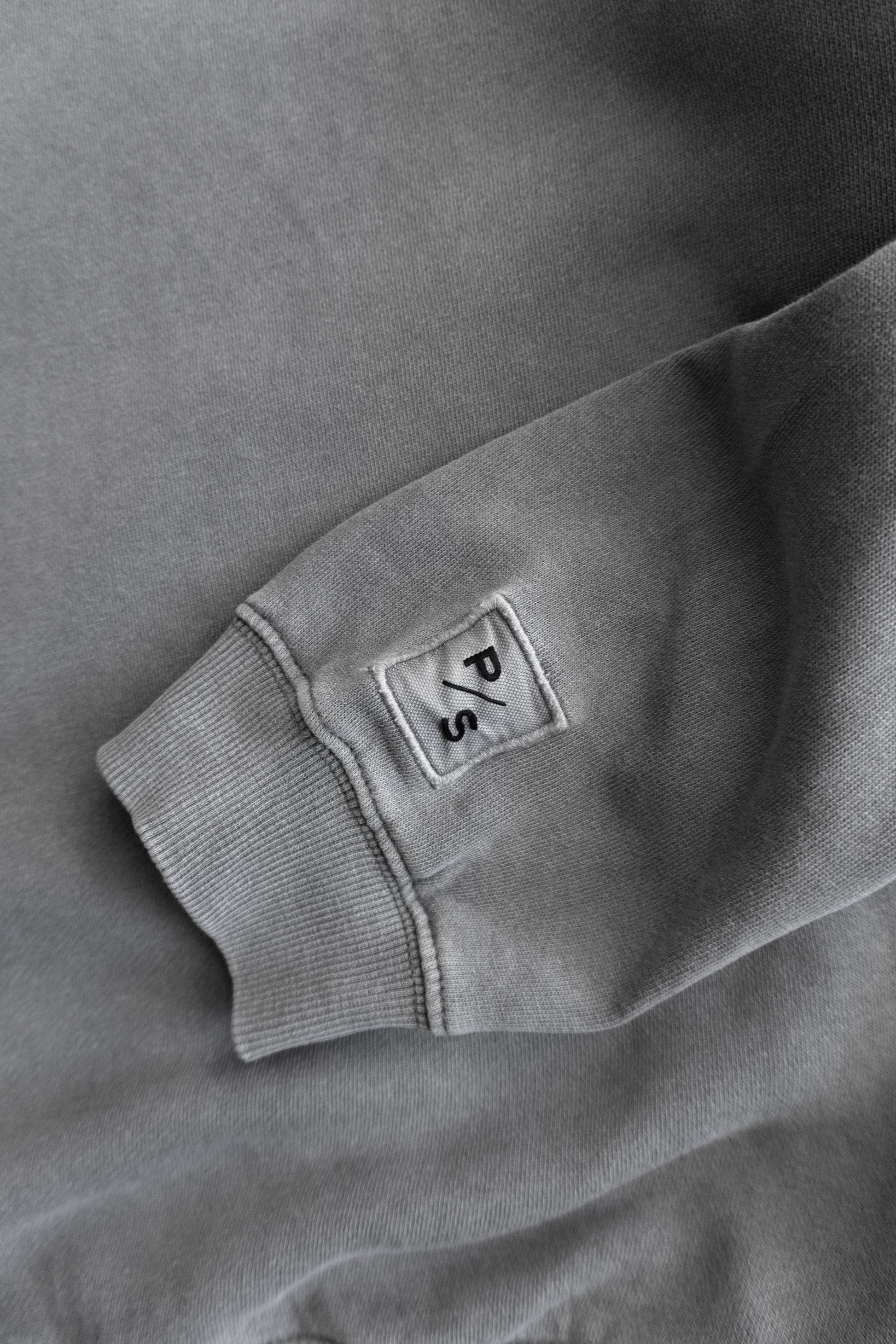 (BOXY M) PACSUN FADED CREWNECK