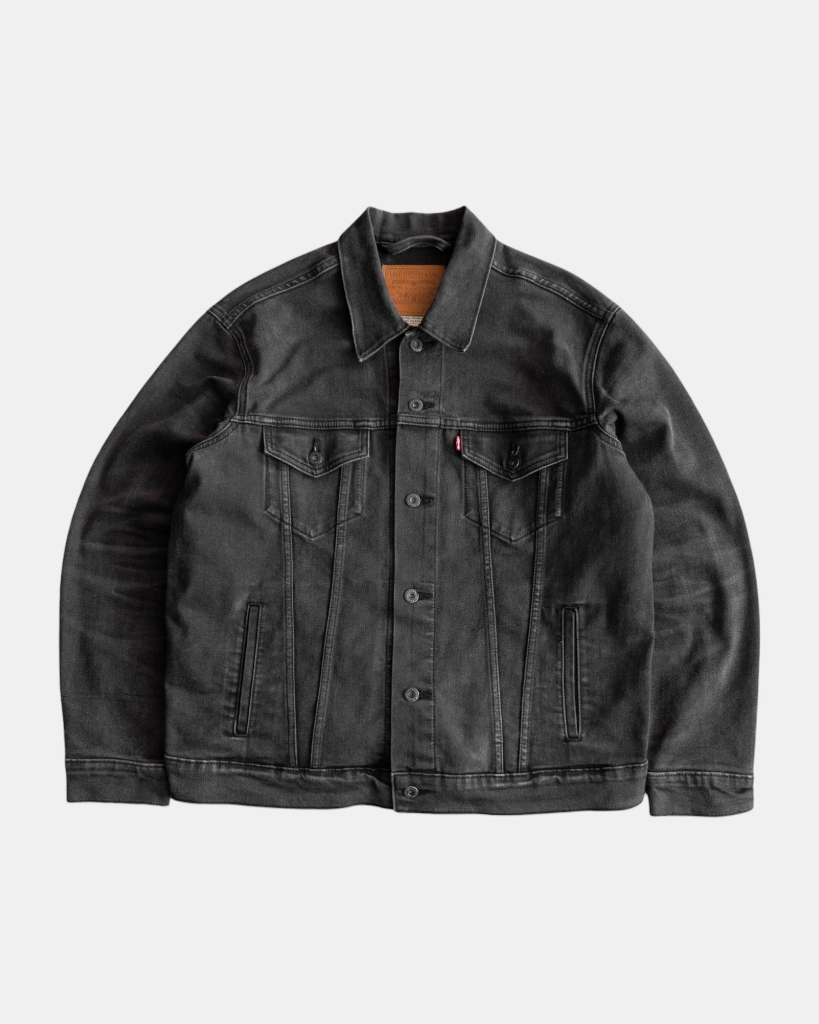 (L) LEVIS TRUCKER BLACK DENIM FADED JACKET