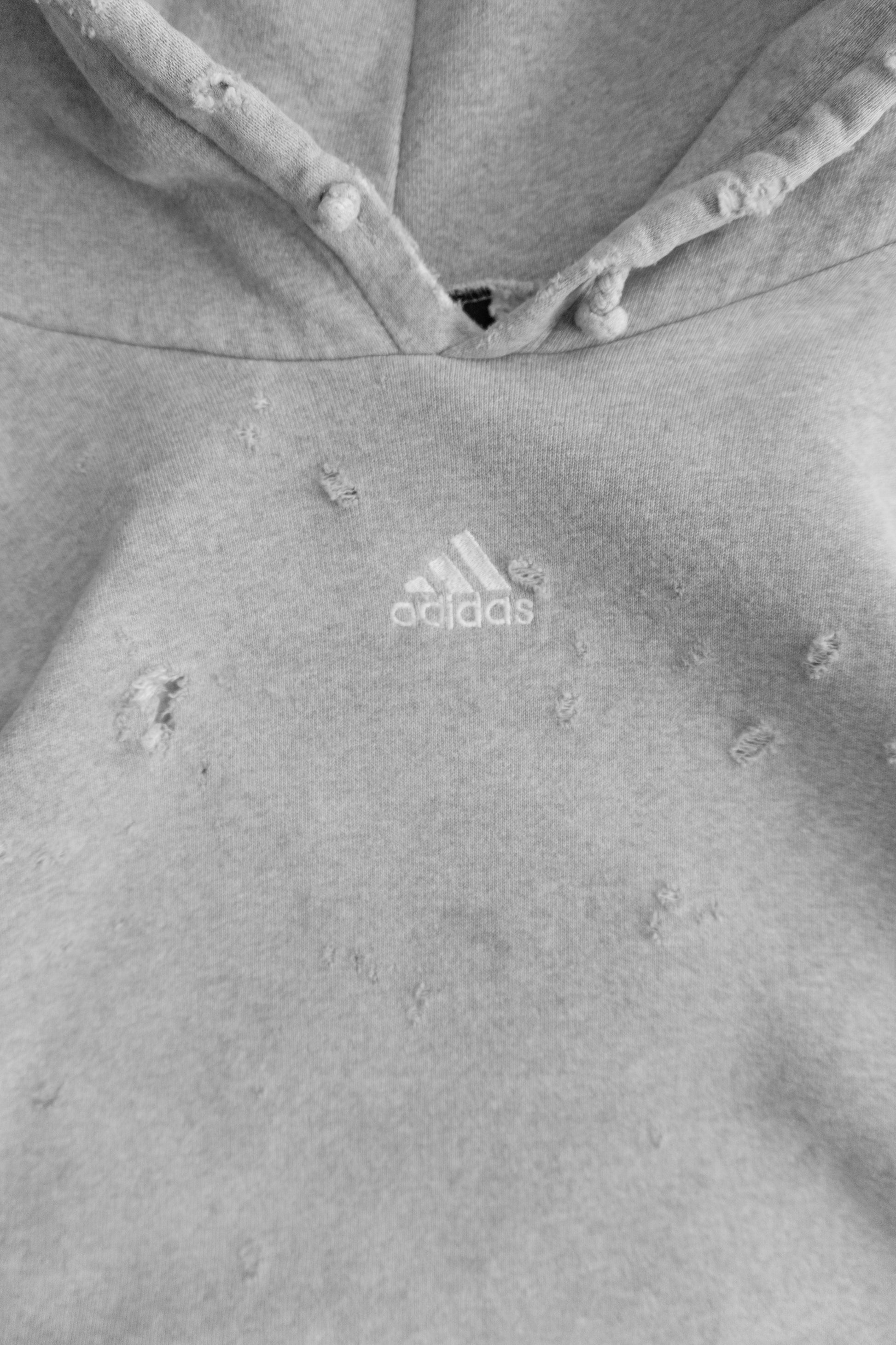 (BOXY L) 90’S VINTAGE ADIDAS FADED DISTRESSED HOODIE