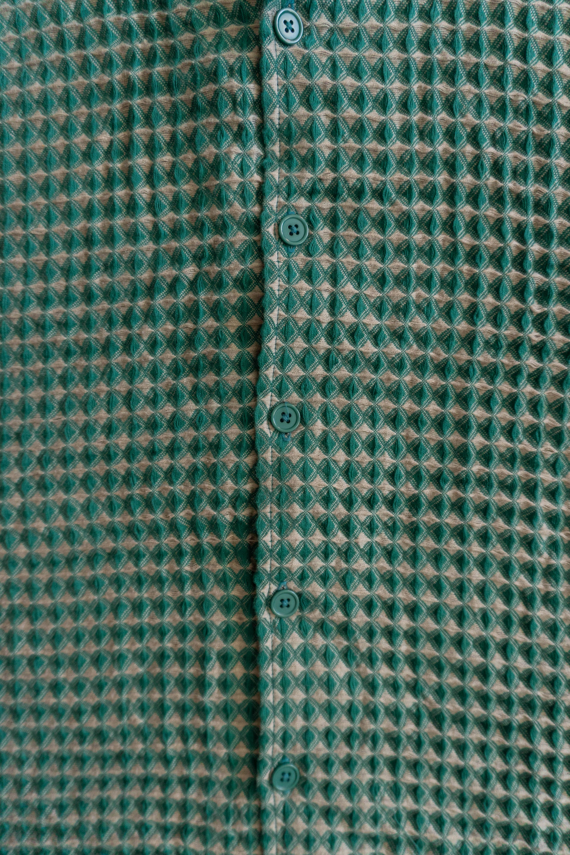 (BOXY L) GREEN TEXTURED SHIRT