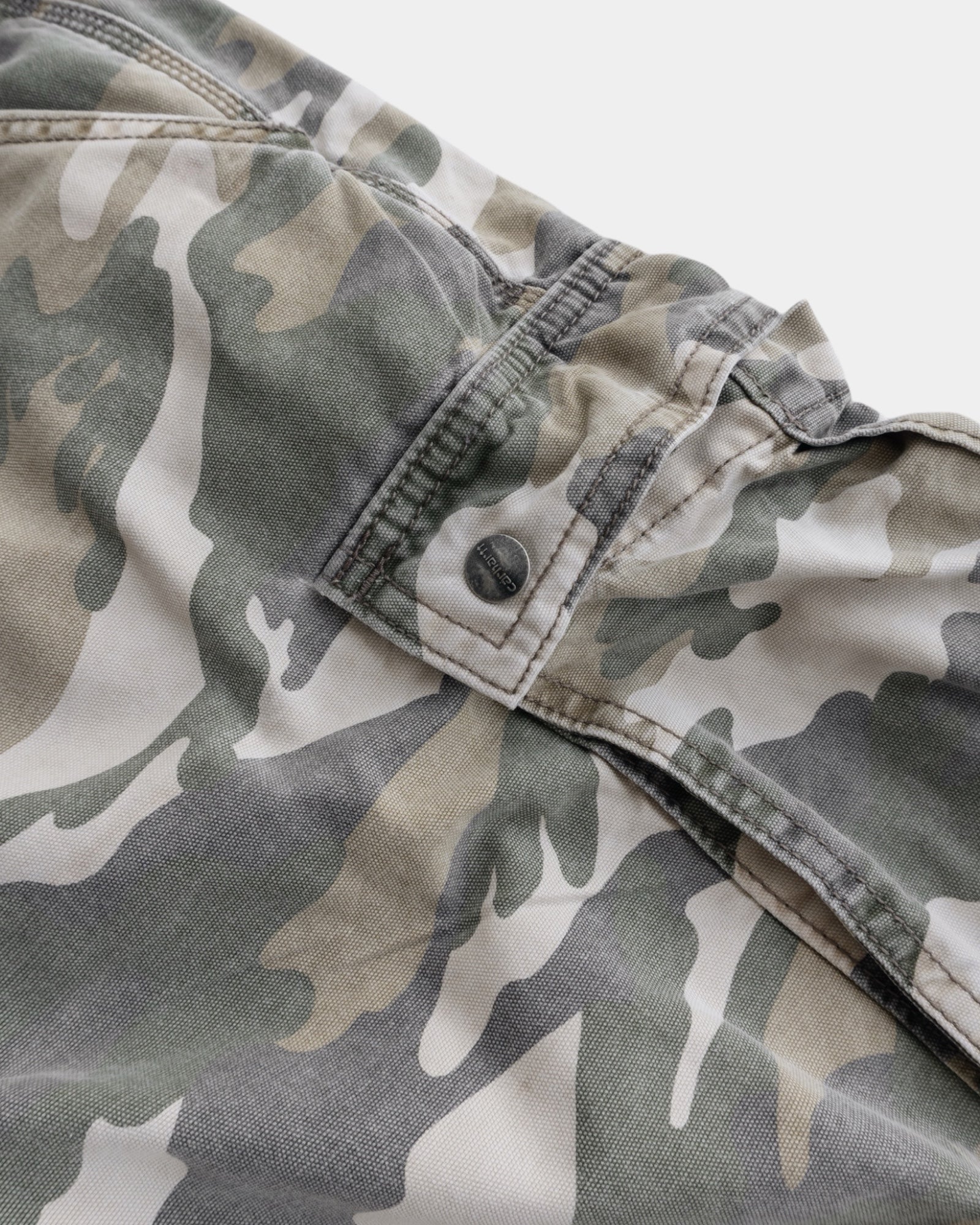 VINTAGE CARHARTT CAMO CARGO JORT - 36