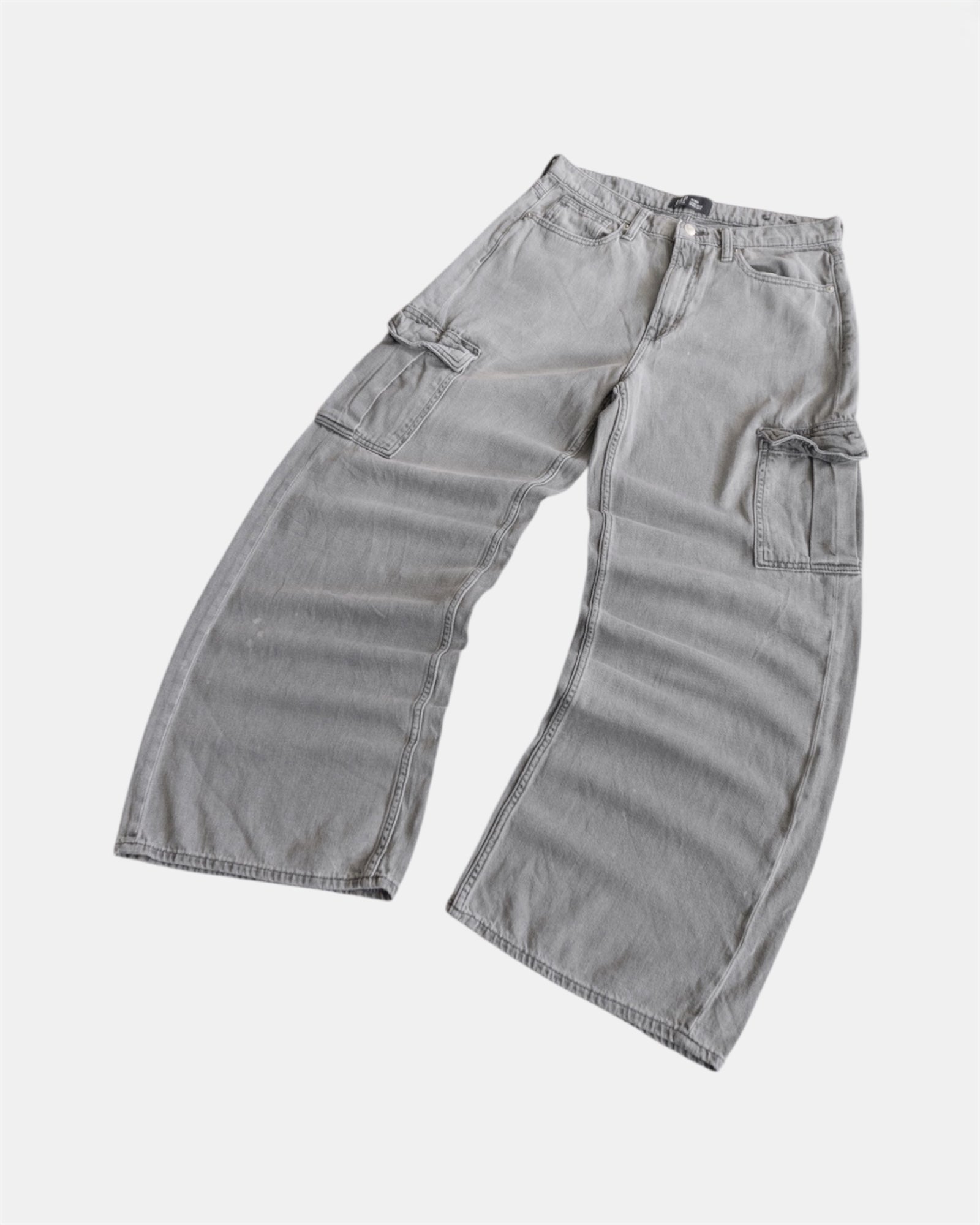 GAP GRAY FADED CARGO WIDE LEG PANTS - 32x32