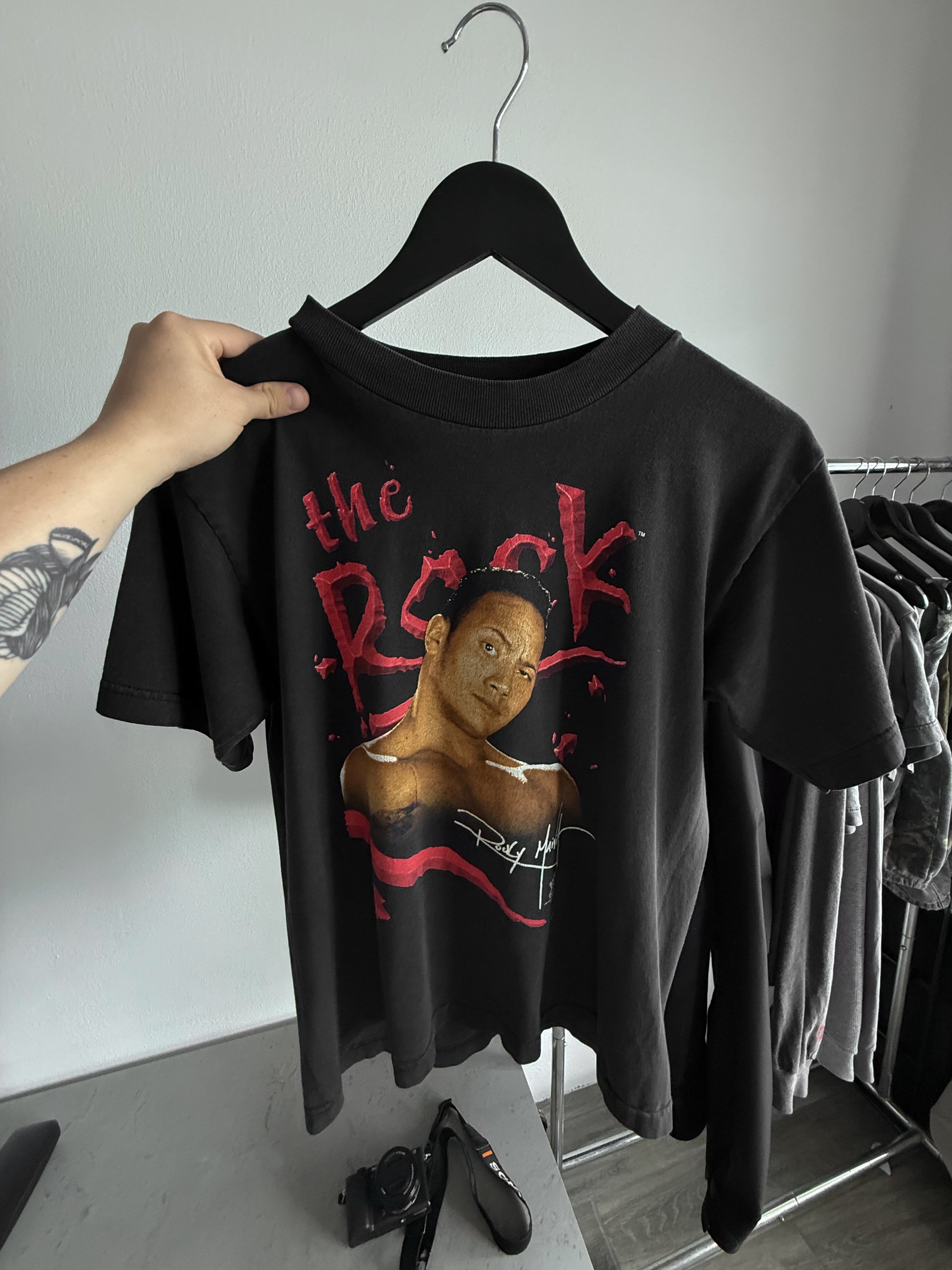 (S) 90’S VINTAGE WWF WWE THE ROCK “PEOPLE’S CHAMP” TEE