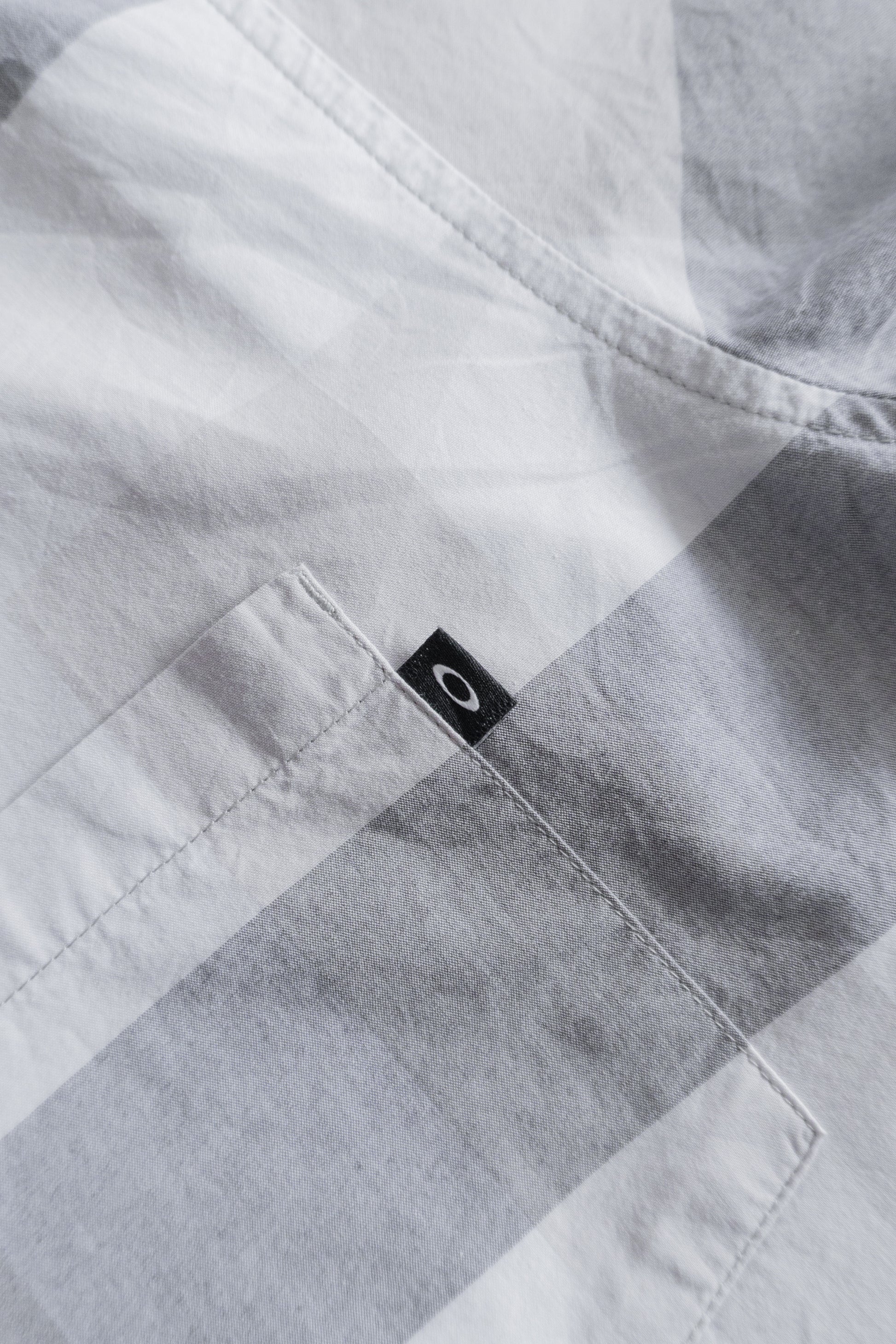 (L) OAKLEY SURF SHIRT