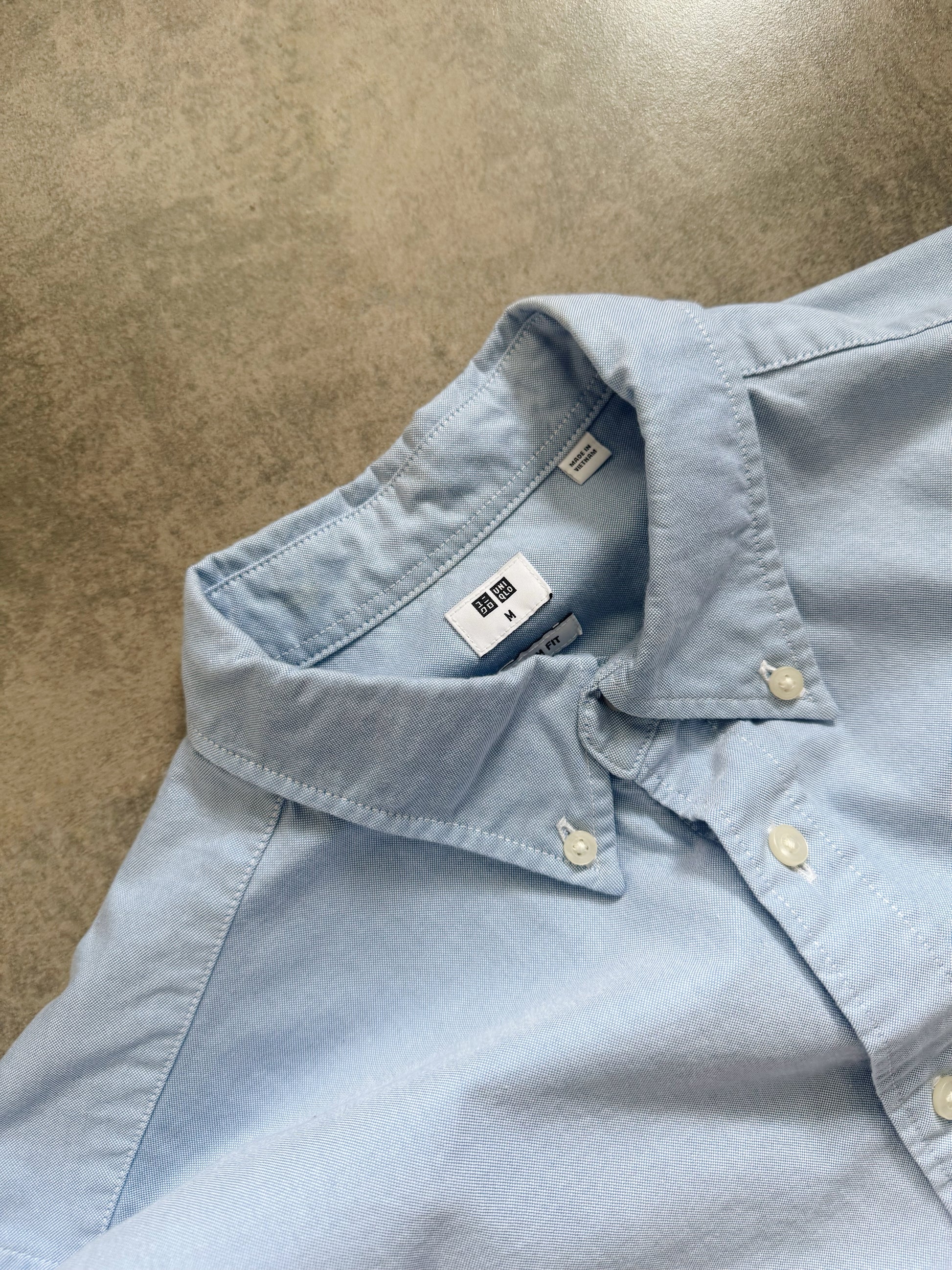 (M) UNIQLO SKY BLUE SHIRT