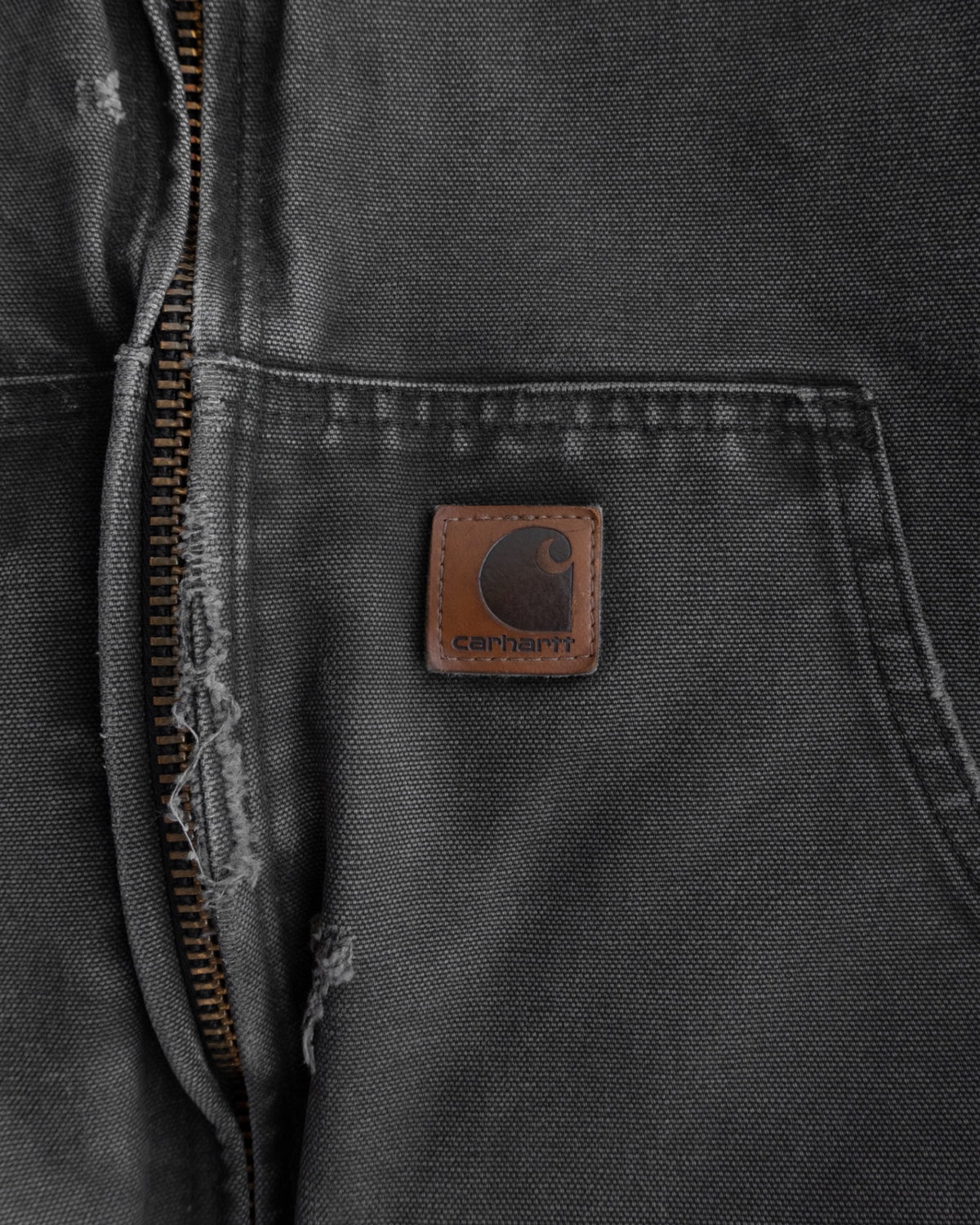 (L) VINTAGE CARHARTT DISTRESSED AND FADED JACKET