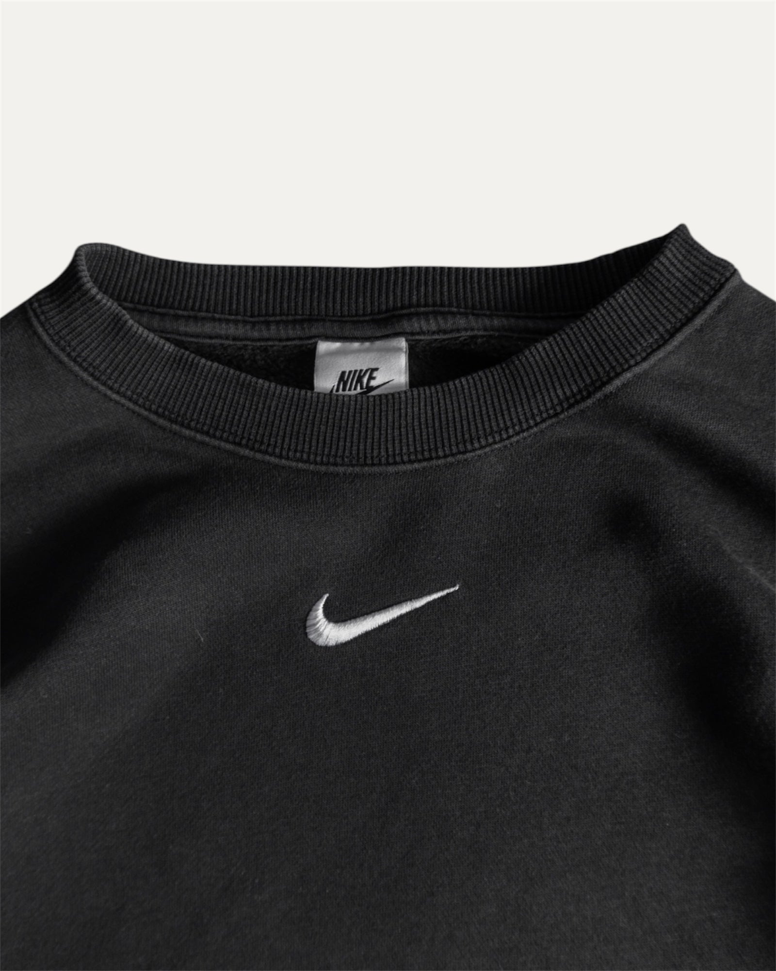 (M) NIKE CENTER SWOOSH CREWNECK
