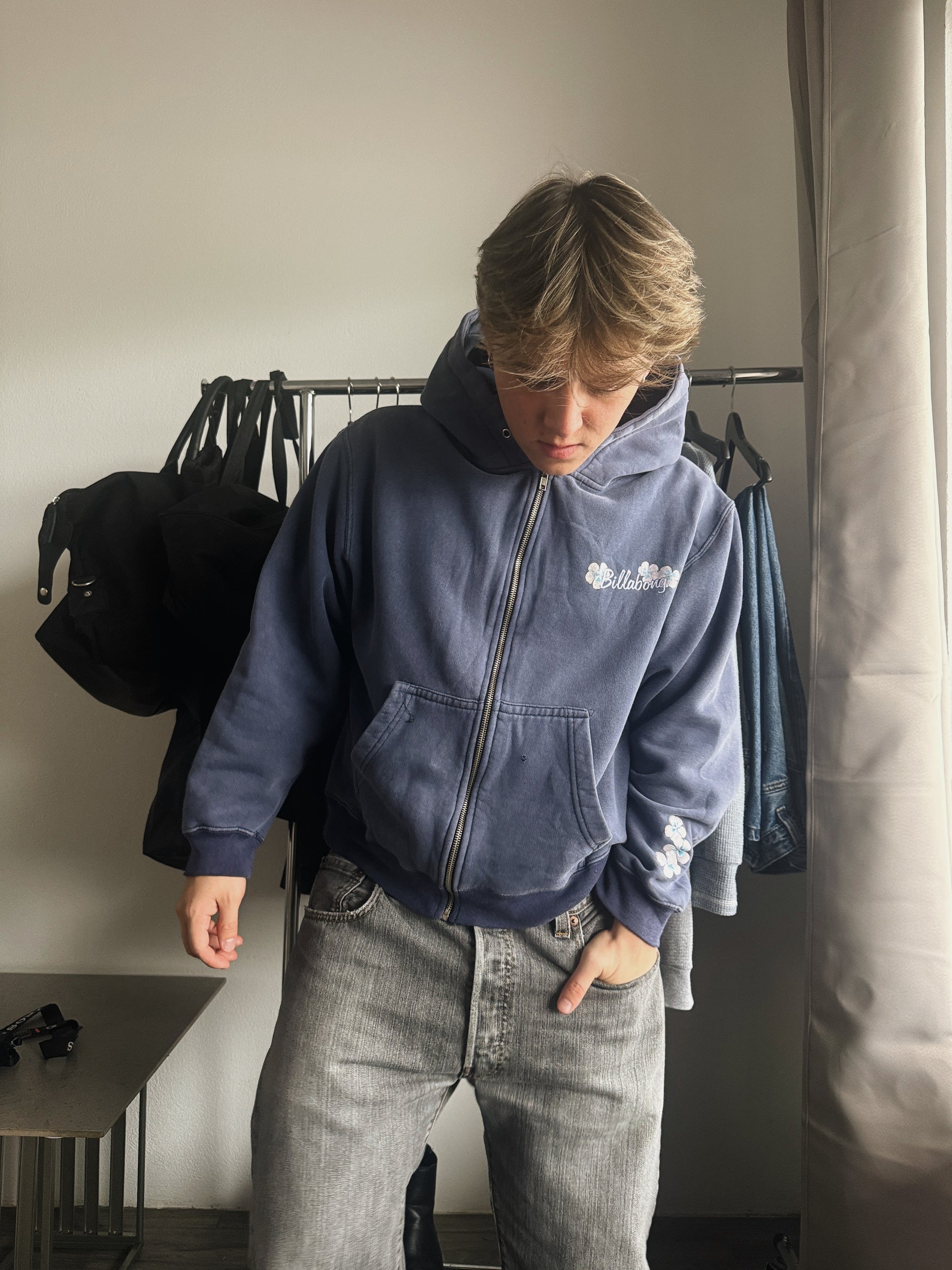 (M) 00’S VINTAGE BILLABONG SURF FADED NAVY HOODIE