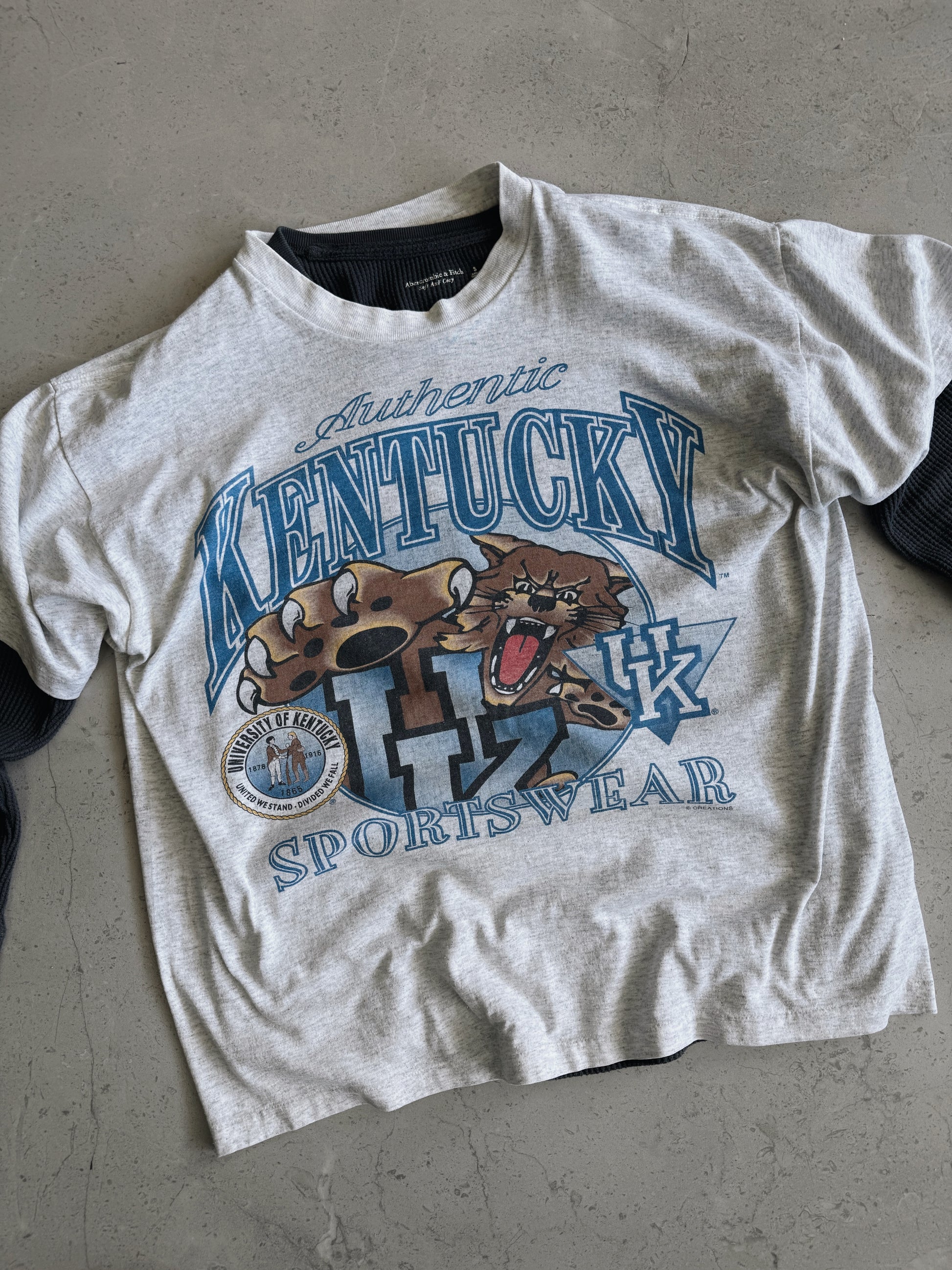 (BOXY M) VINTAGE KENTUCHY SPORT TEE