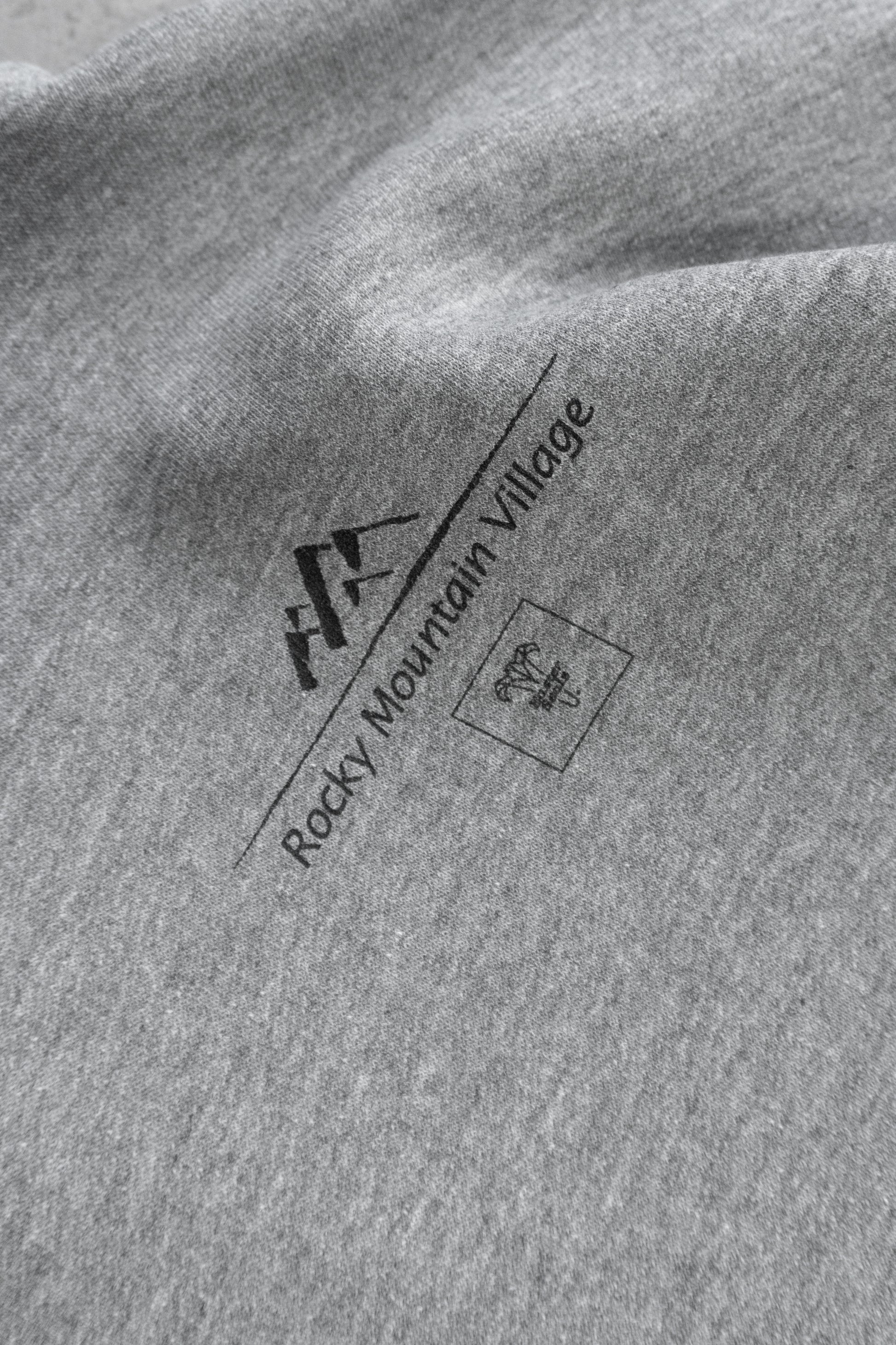 (BOXY L) 90’S VINTAGE MOUNTAIN BLANK HOODIE