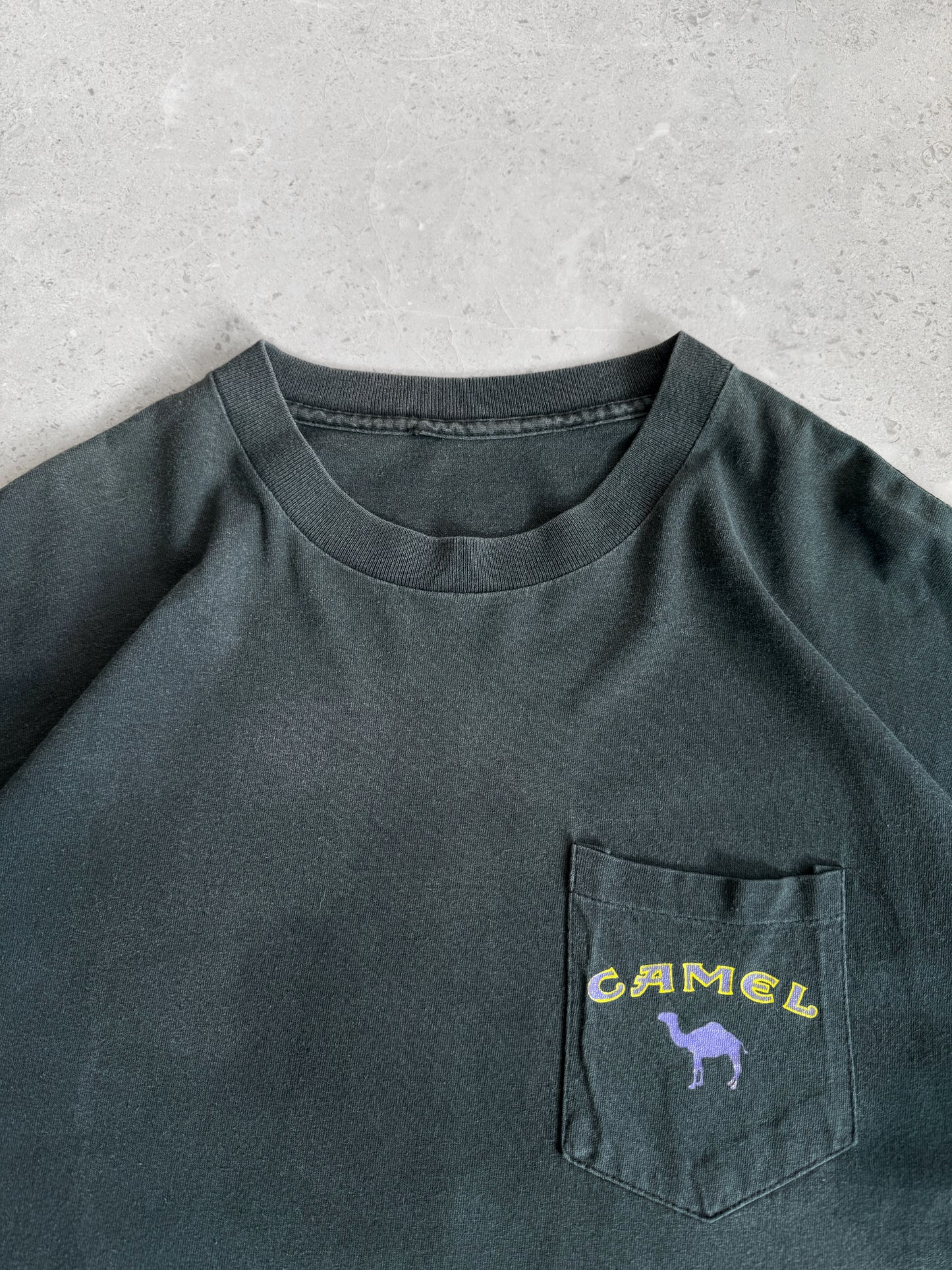 (L) 1990’S VINTAGE CAMEL CIGARRETES POCKET TEE COLLECTION