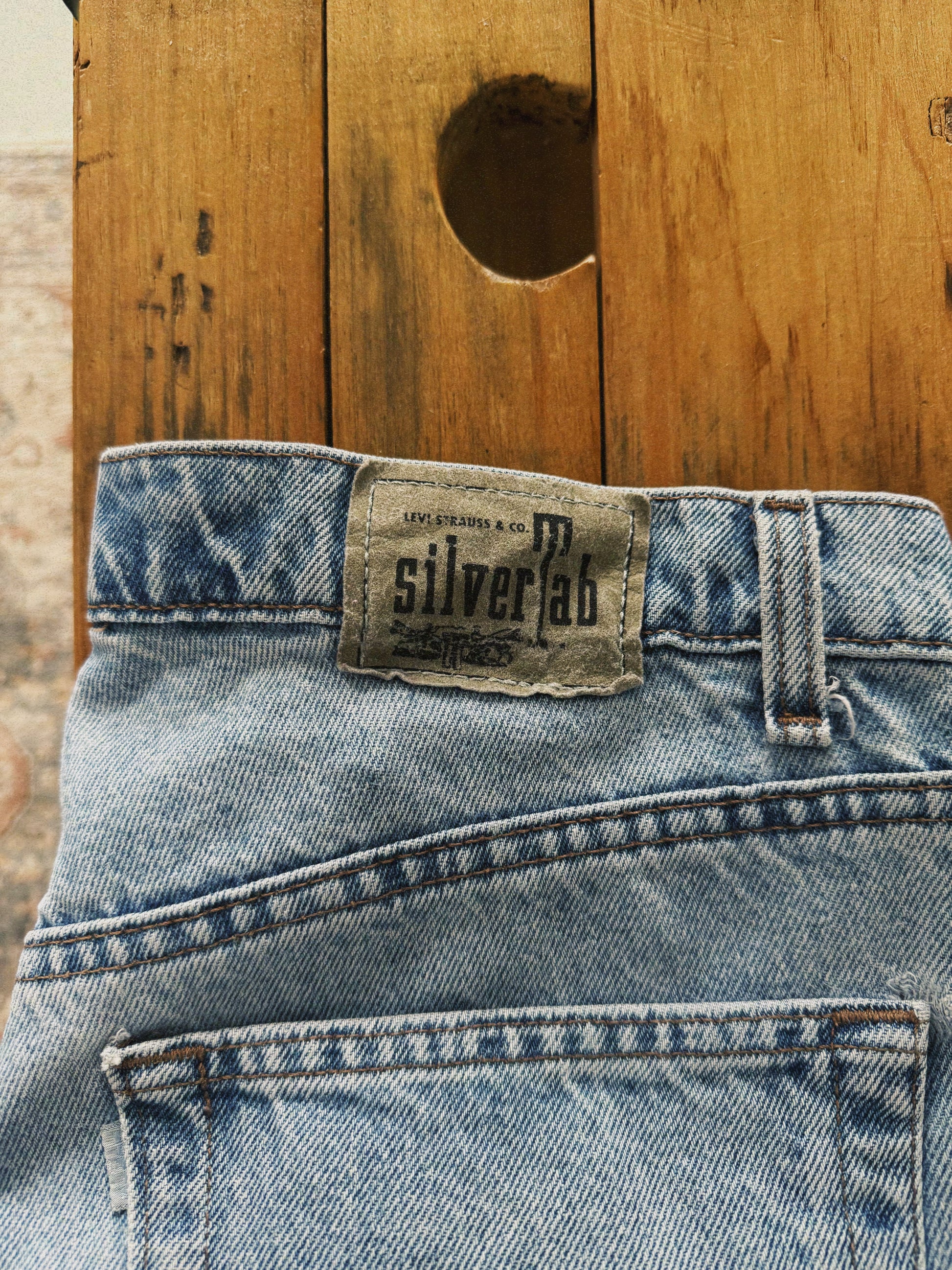 VINTAGE LEVIS SILVER TAB DENIM SHORT - 34