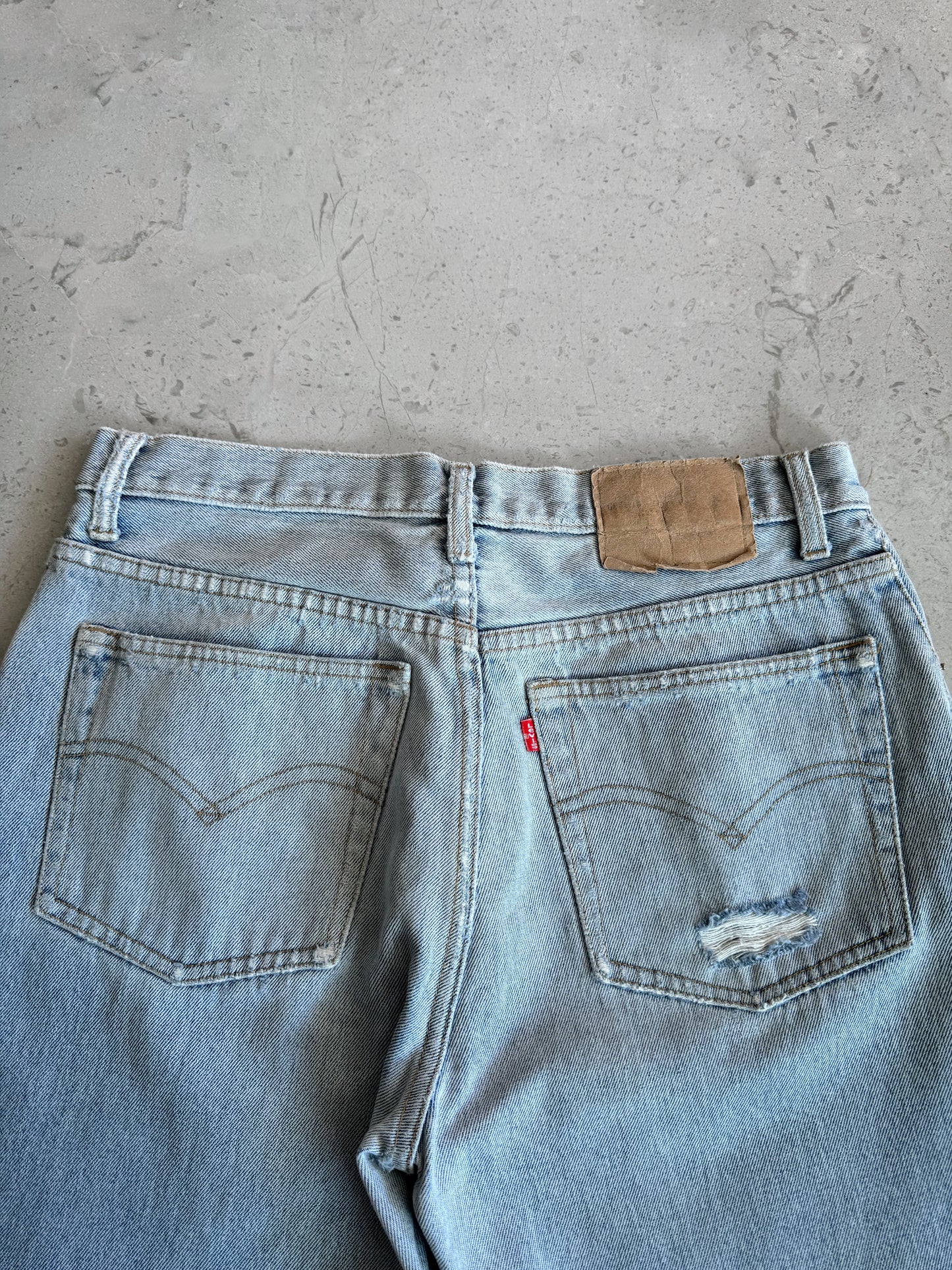 90’S VINTAGE 501 LEVIS FADED DENIM PANTS